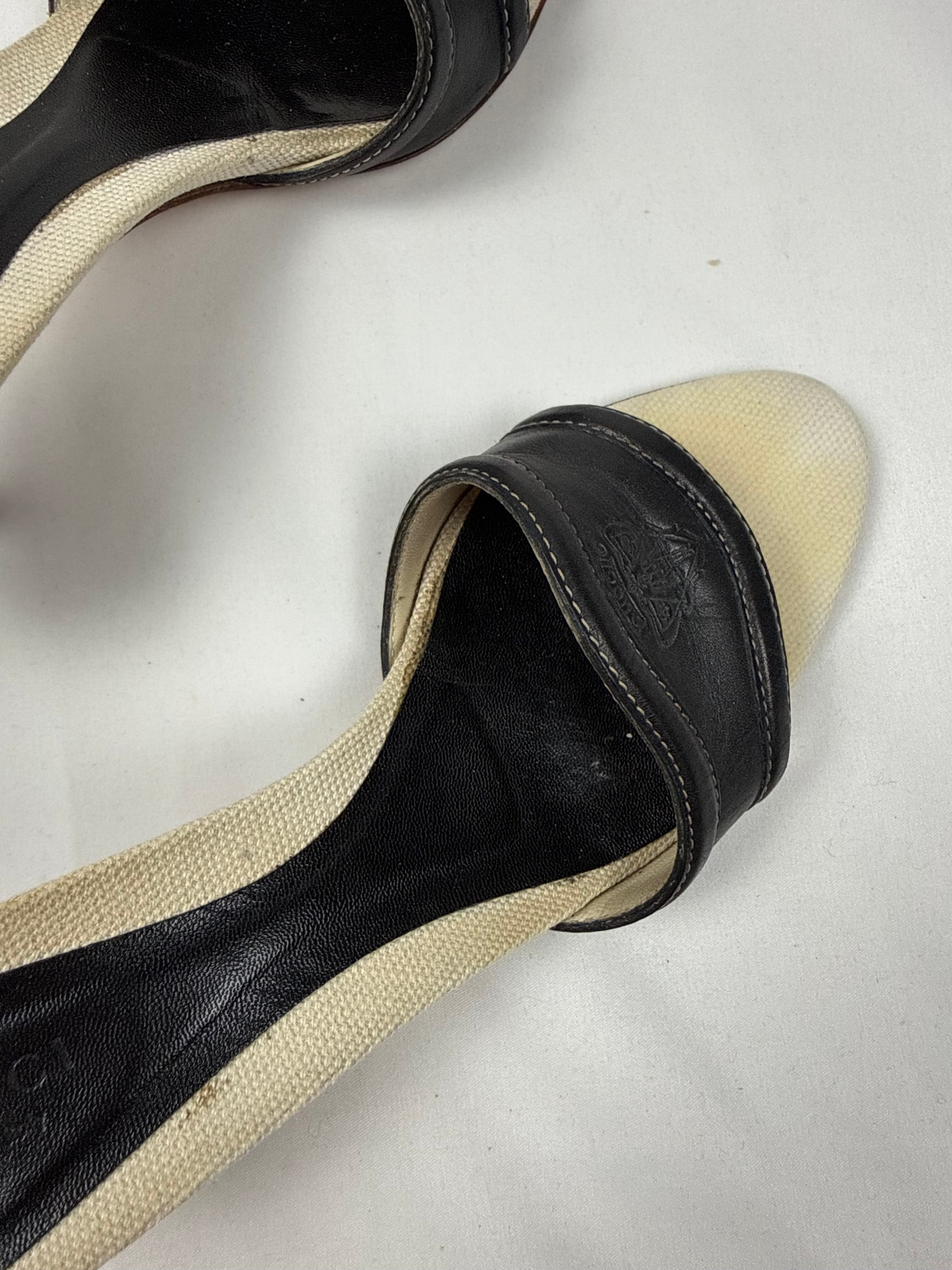 Beige real leather logo kitten heels mules (36)