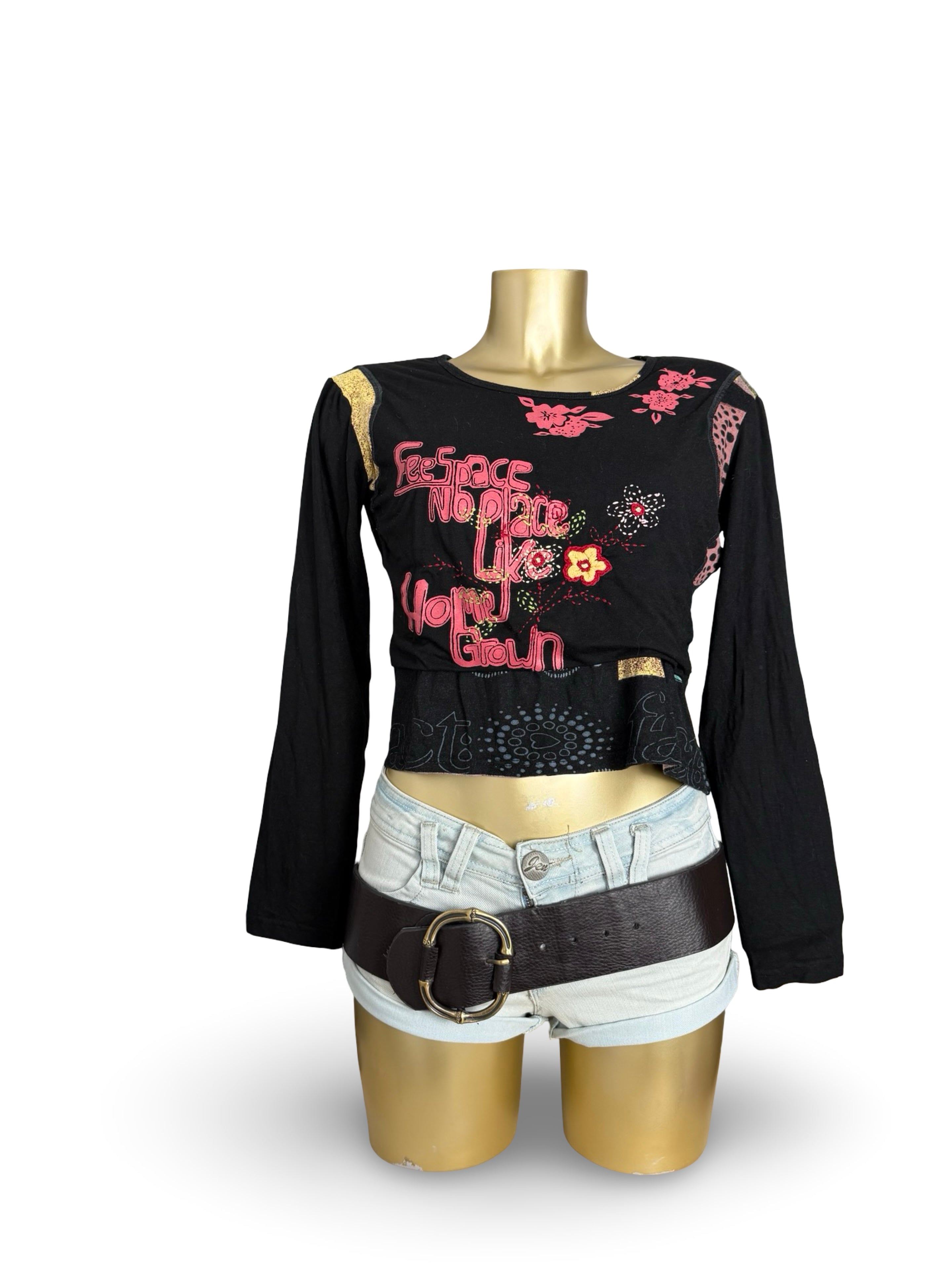 Black graphic long sleeves top (XL)