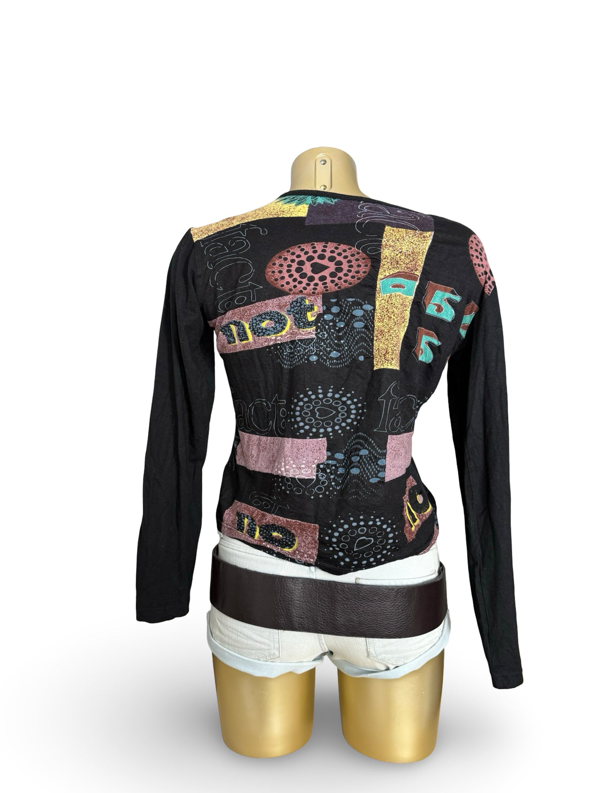 Black graphic long sleeves top (XL)