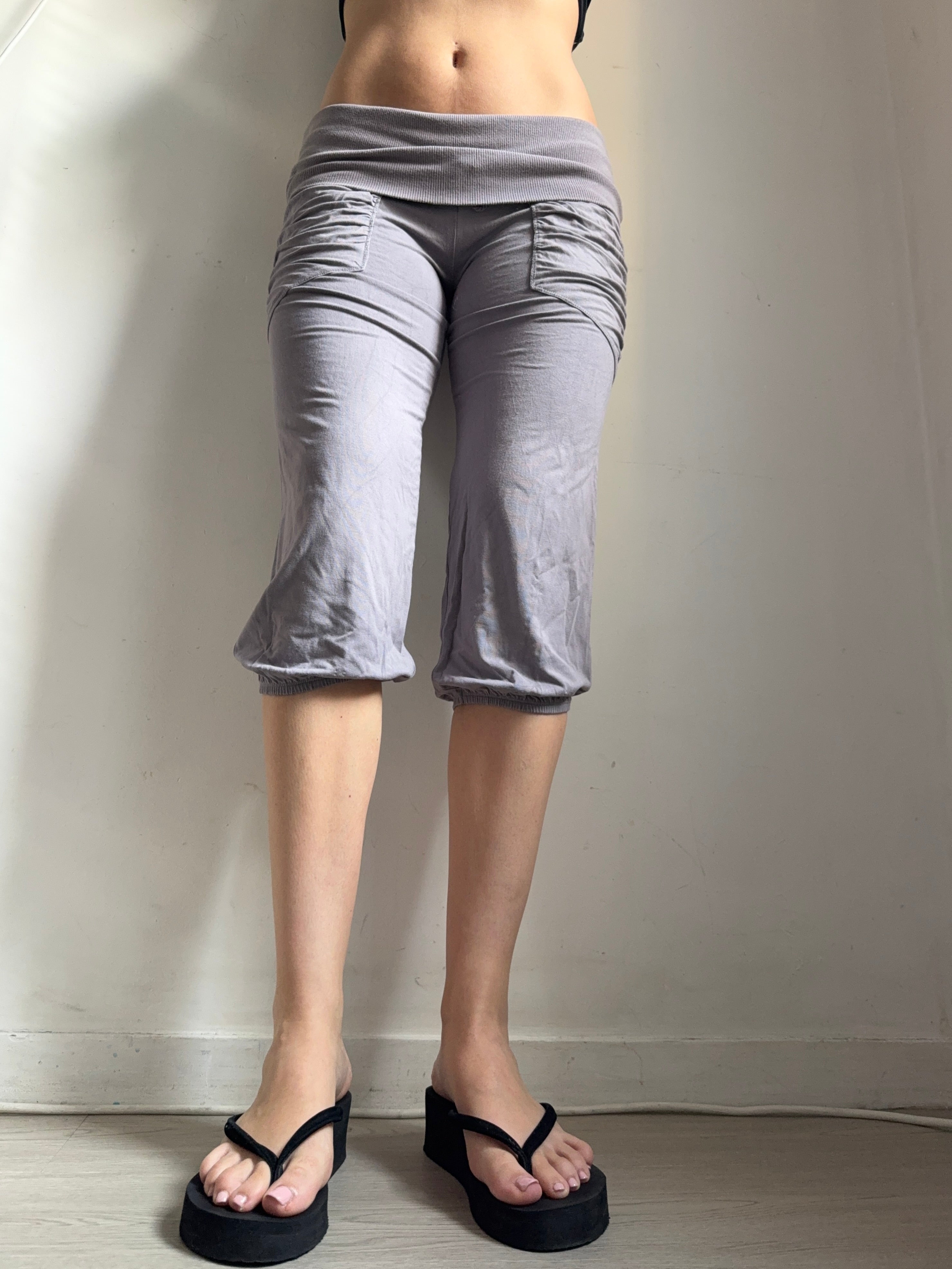 Khaki activewear capri pants (XS)