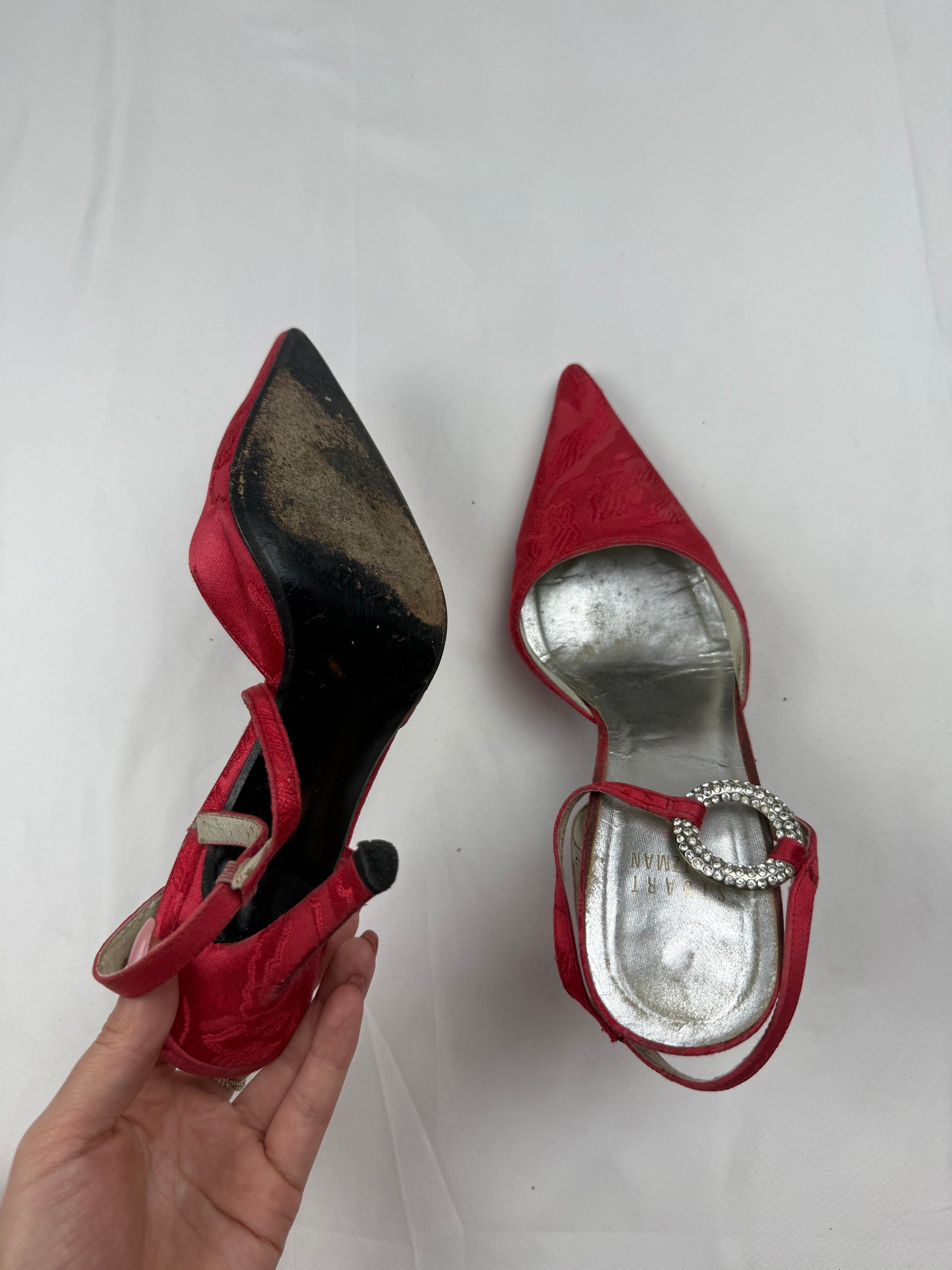 Red pointed toes kitten heels (35.5)