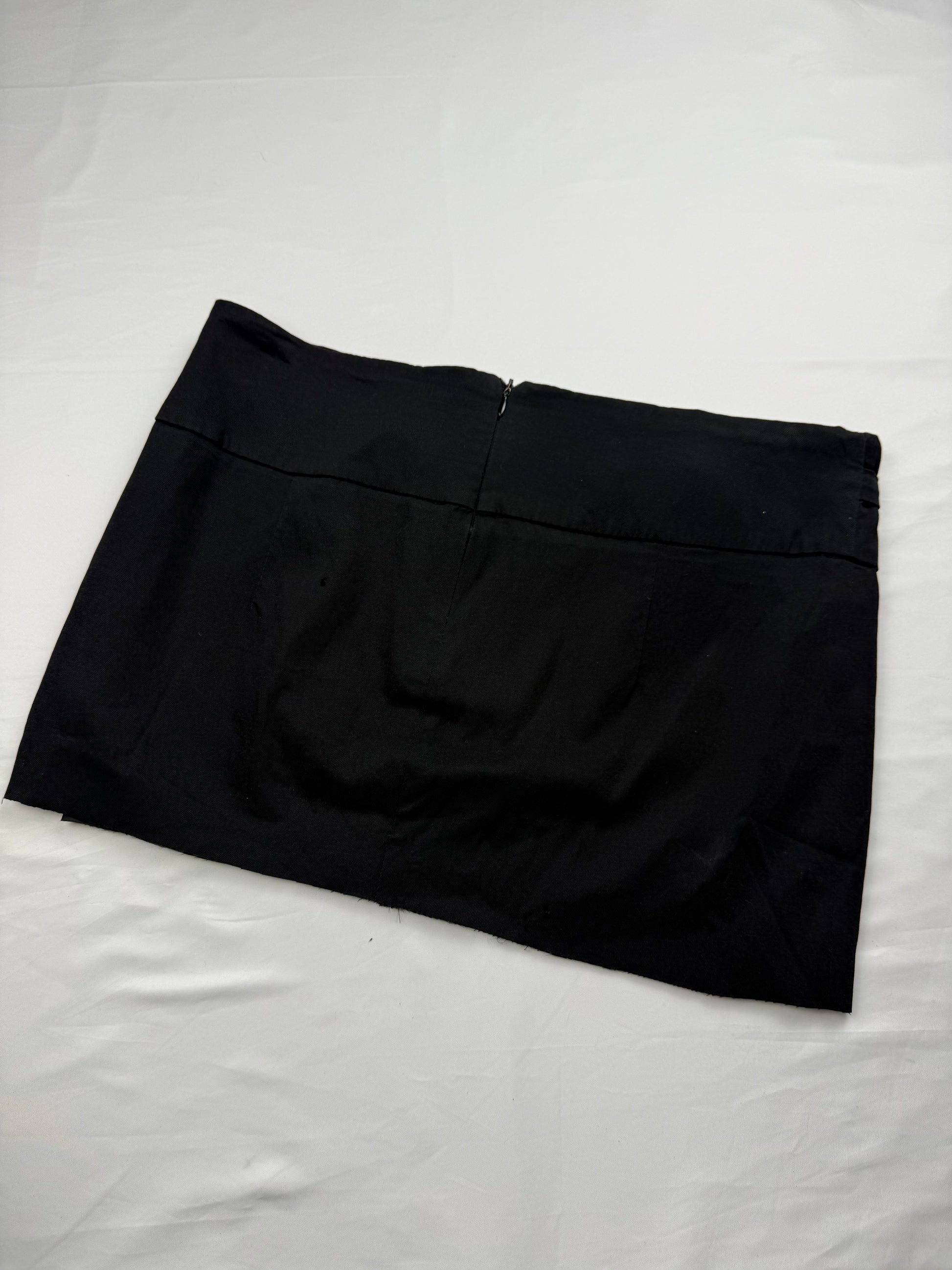 Black buckle belt mini skirt (XL)