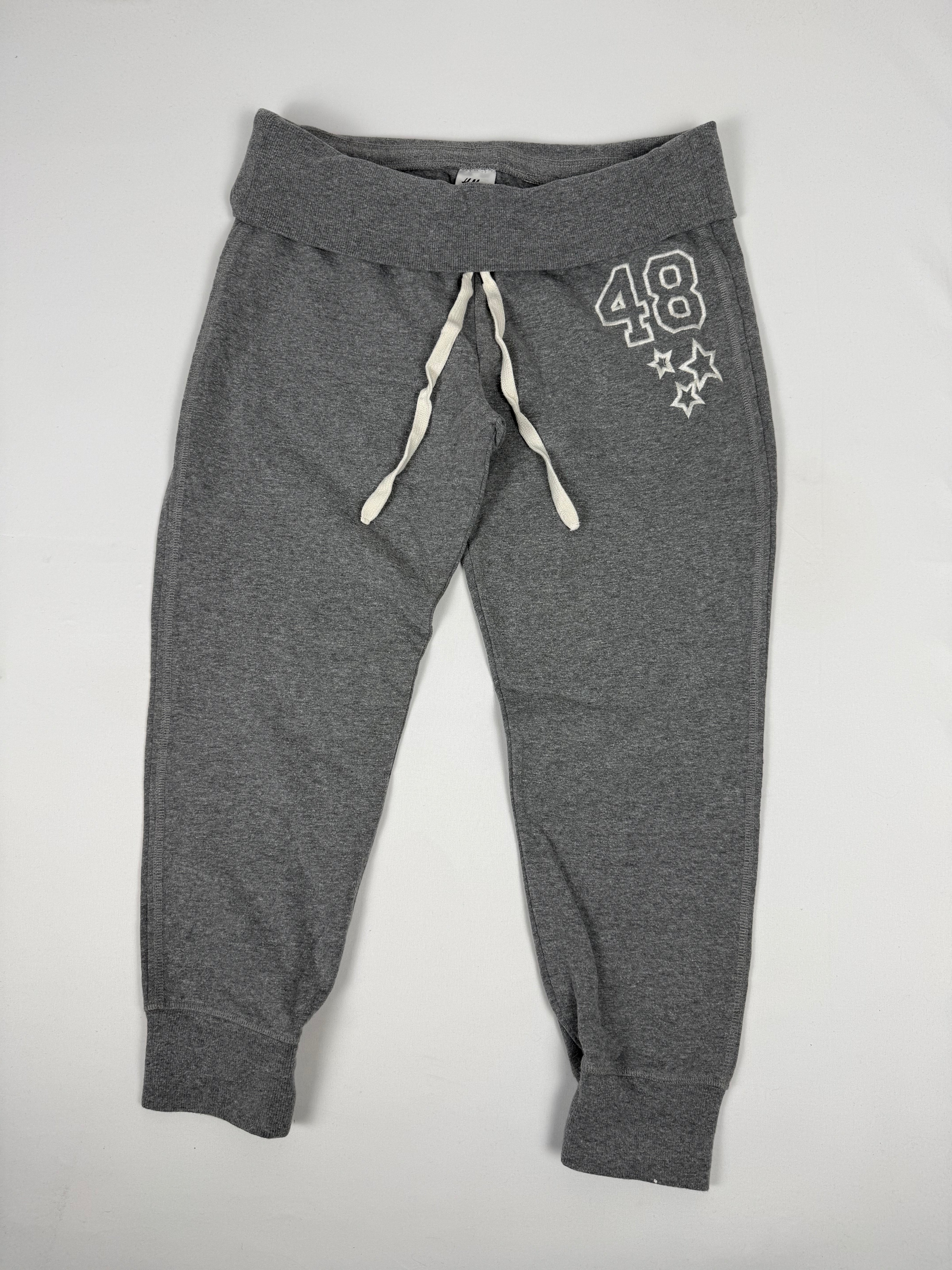 Grey ultra low rise capri pants (M)