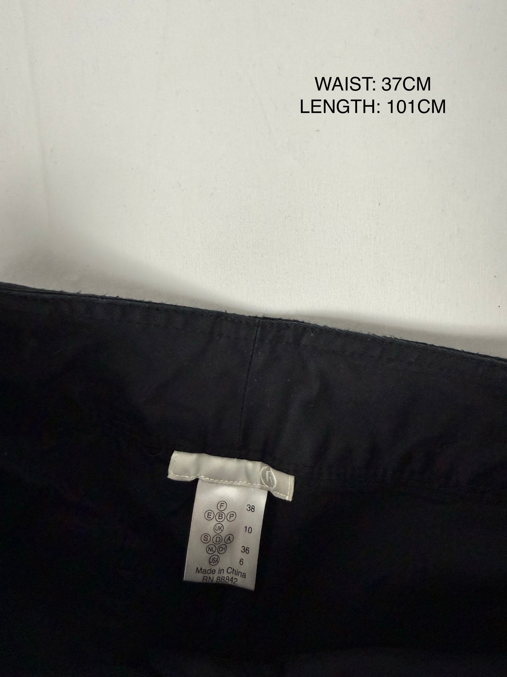 Black cargo low rise baggy pants (S)