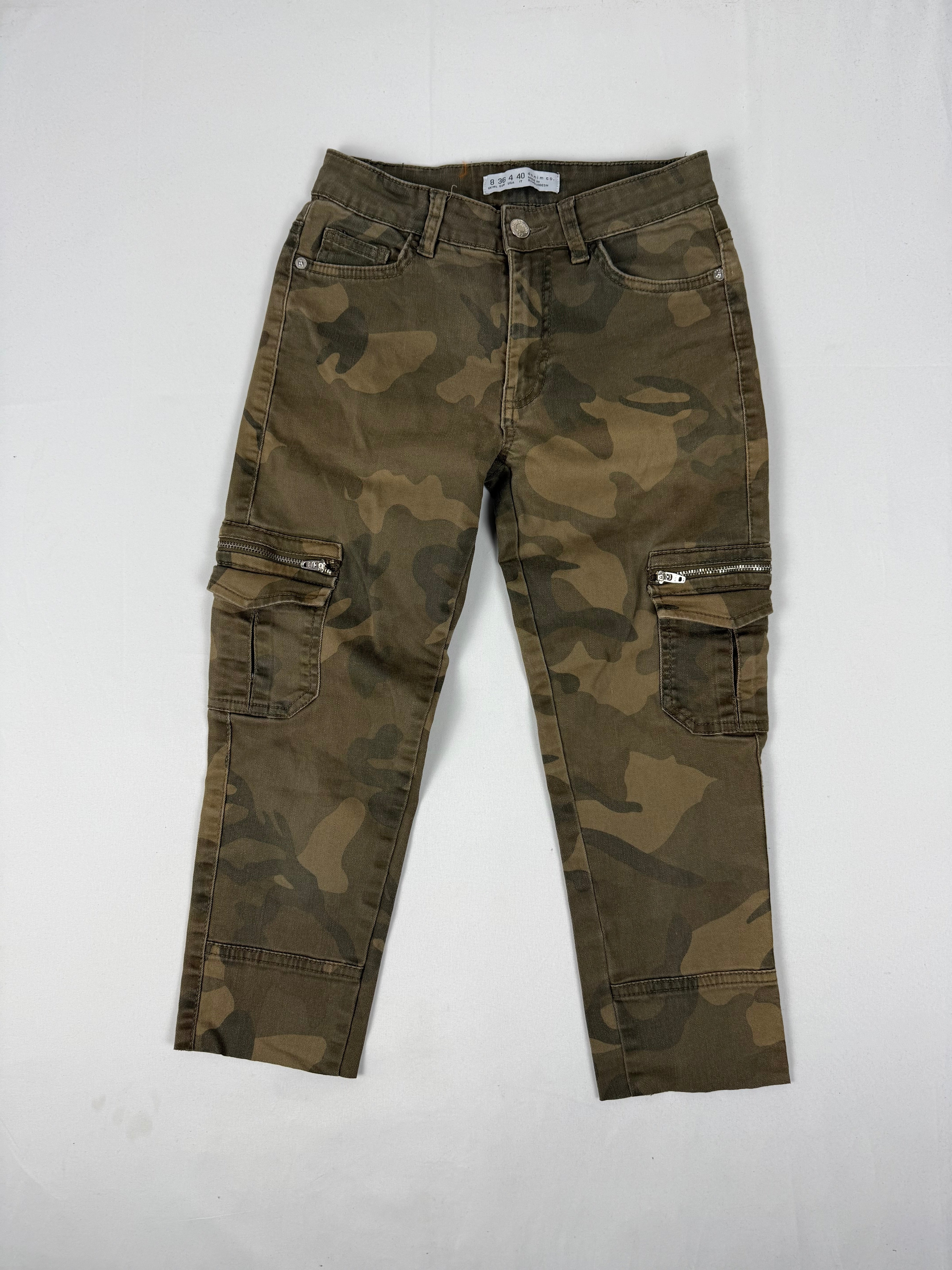 Khaki camo low rise capri pants (XS/S)
