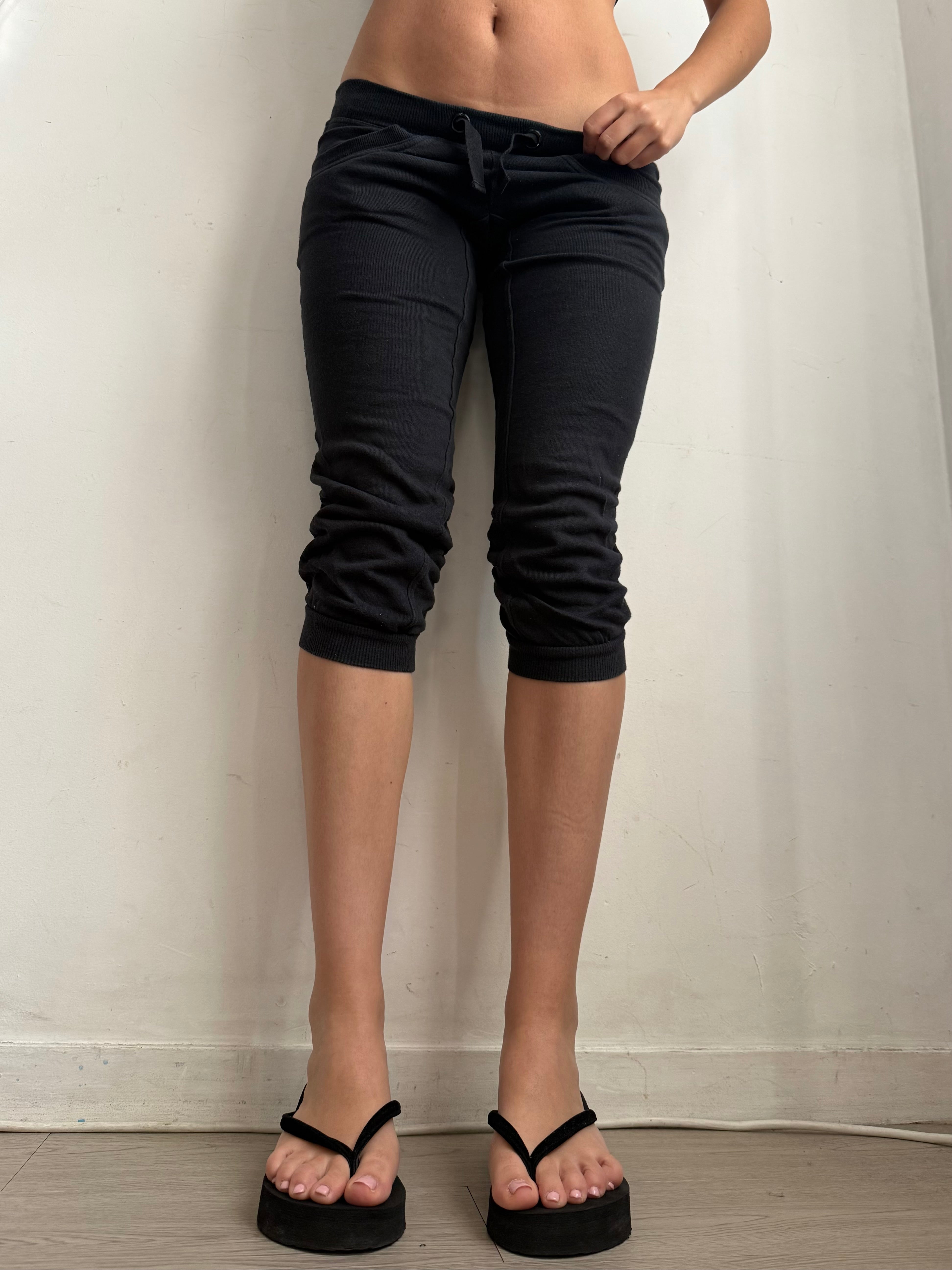 Black activewear capri pants (XS)