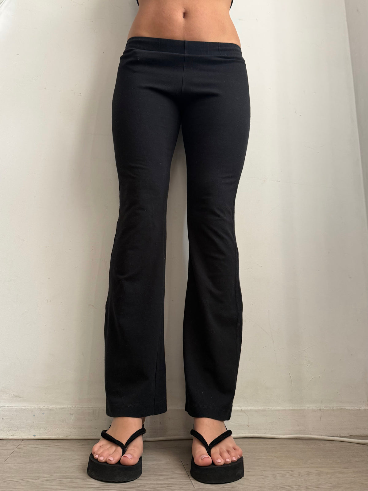 Pantalon droit taille basse en jean noir (XS)