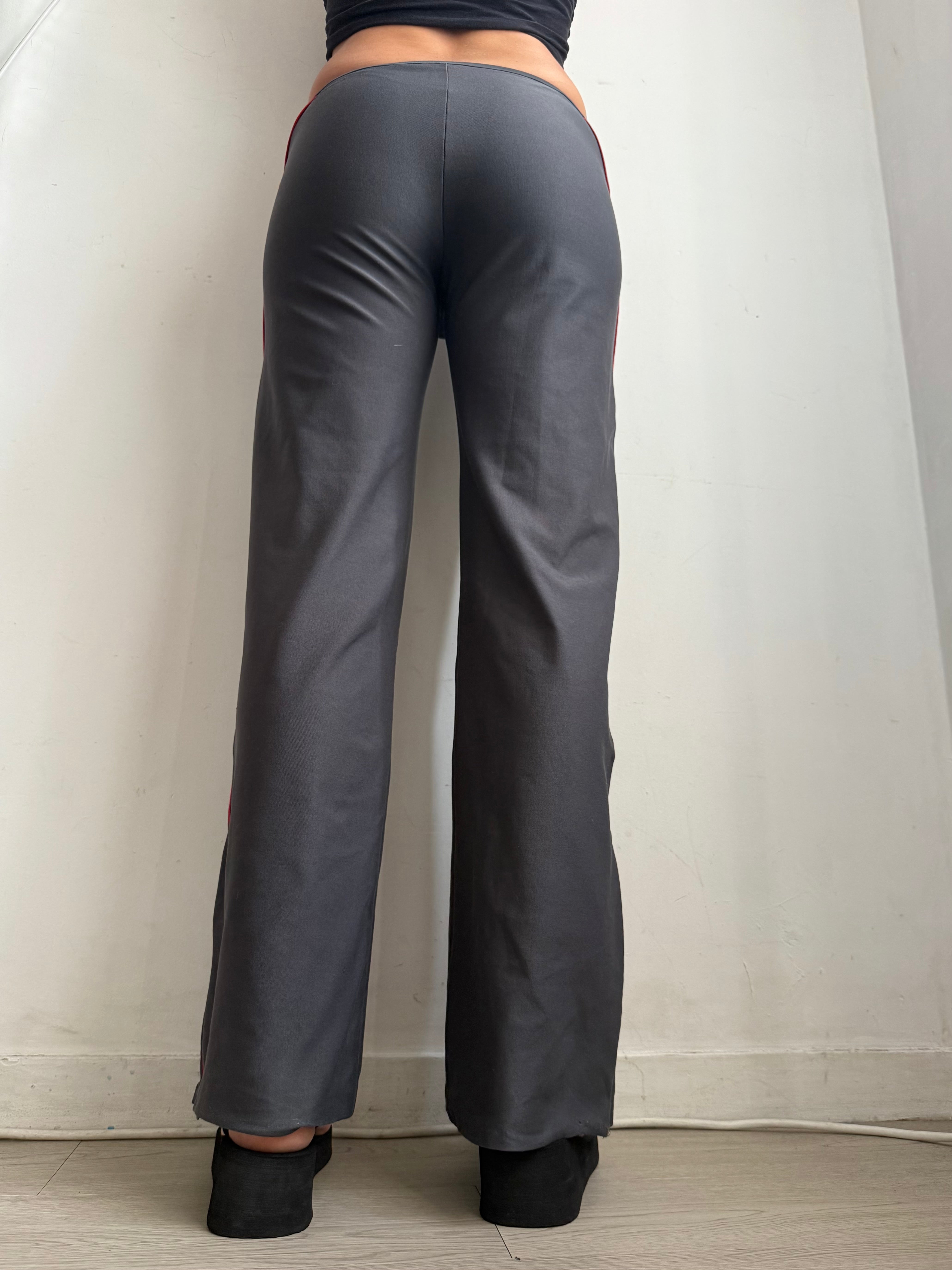 Grey stretchy joggers pants (M)