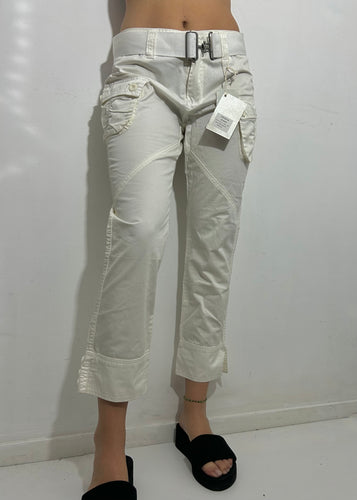 White brand new low rise capri pants (M)