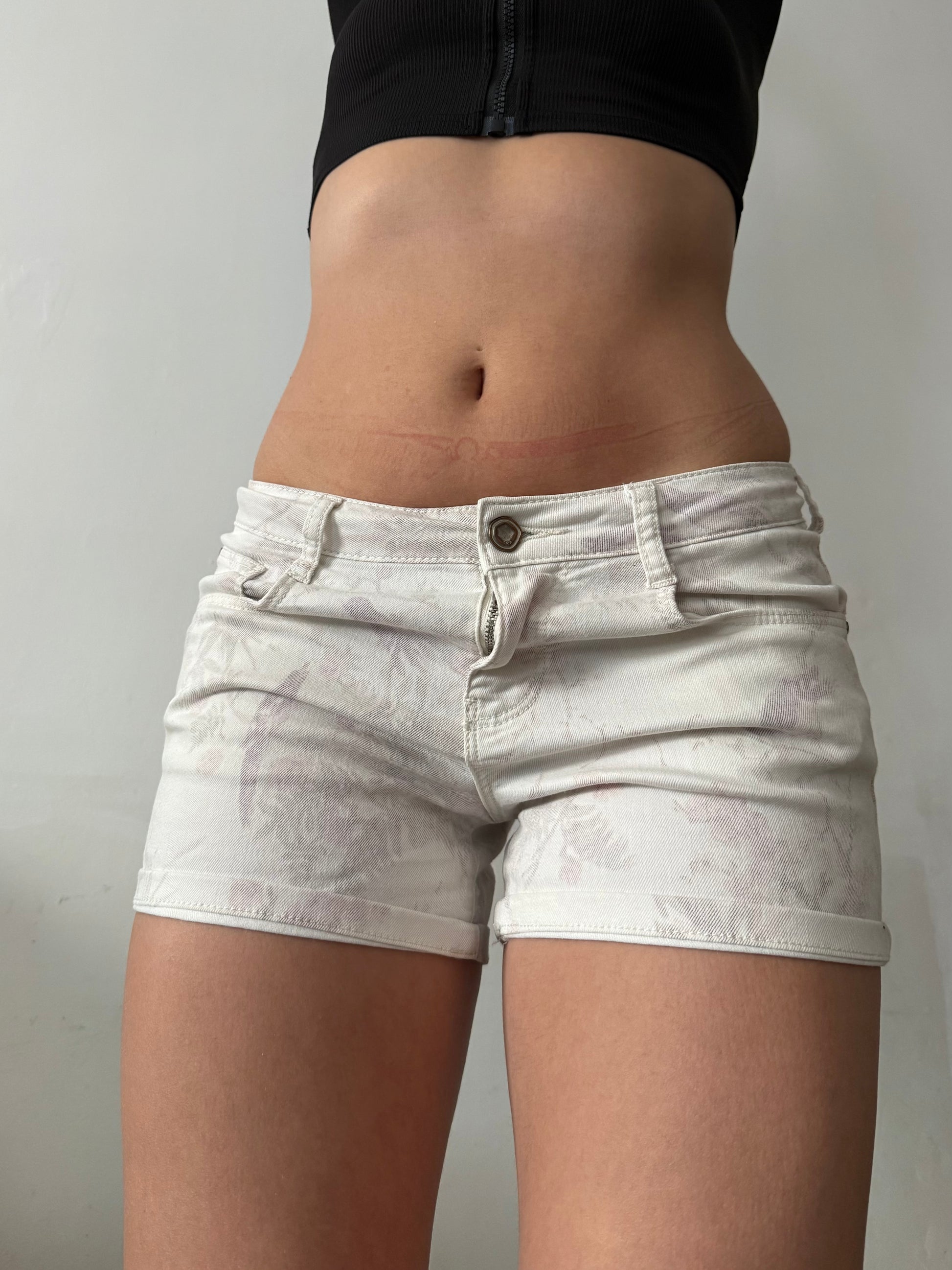 Cream floral denim low rise mini short (S)