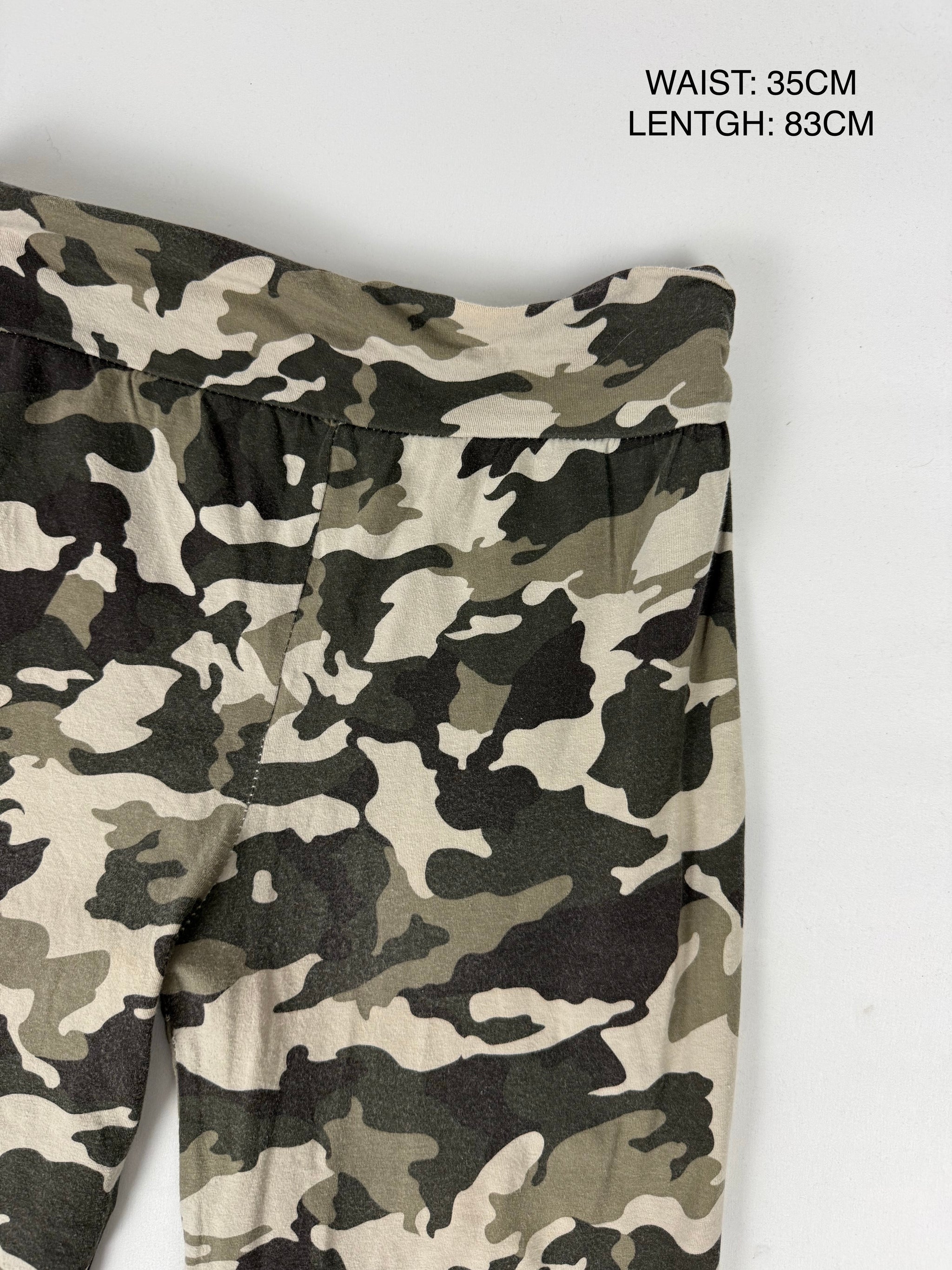 Khaki camo activewear capri pants (L)