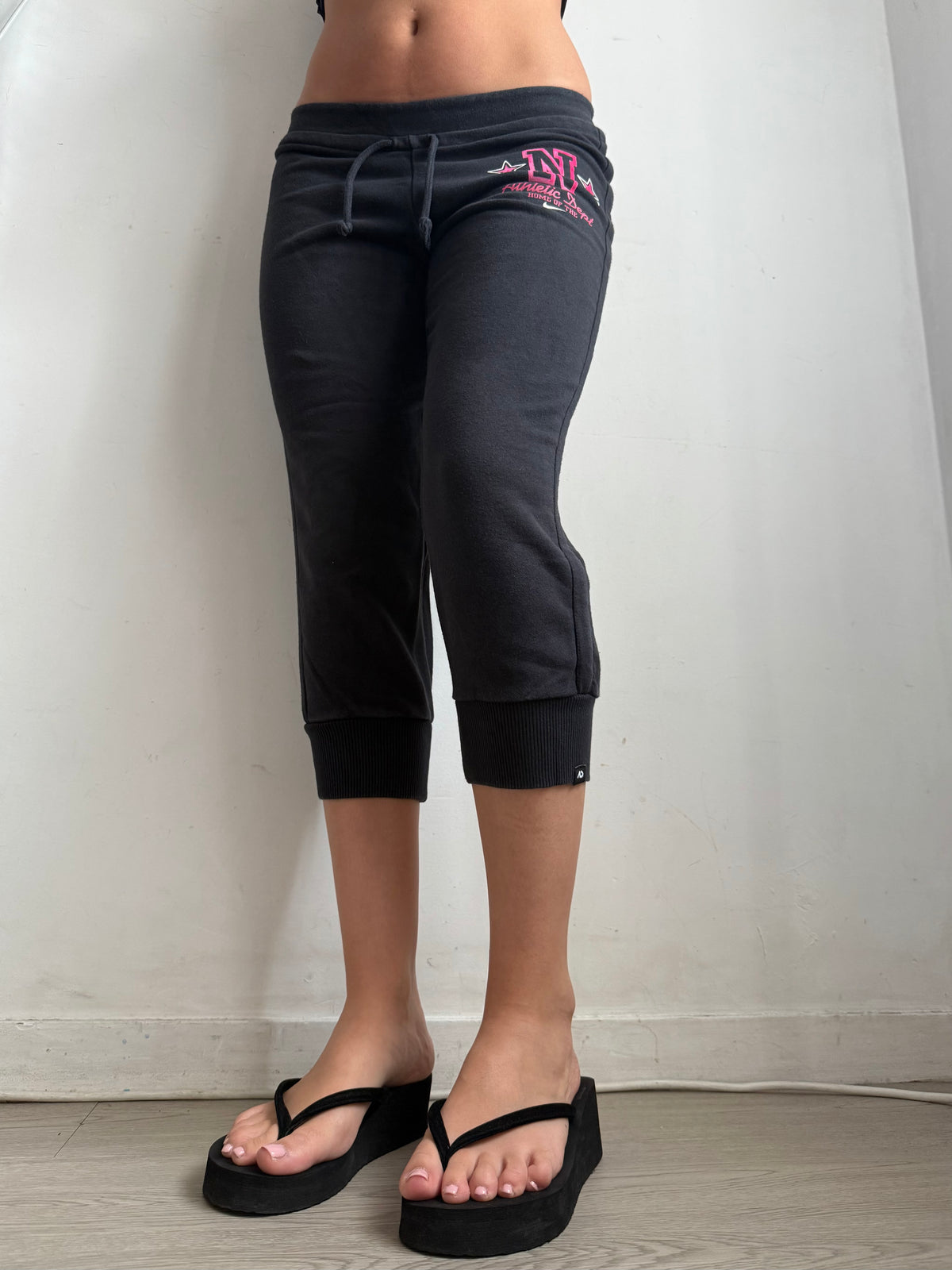Black low rise capri pants (S)