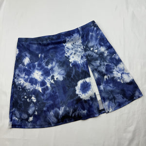 Blue graphic low rise mini skort (S)