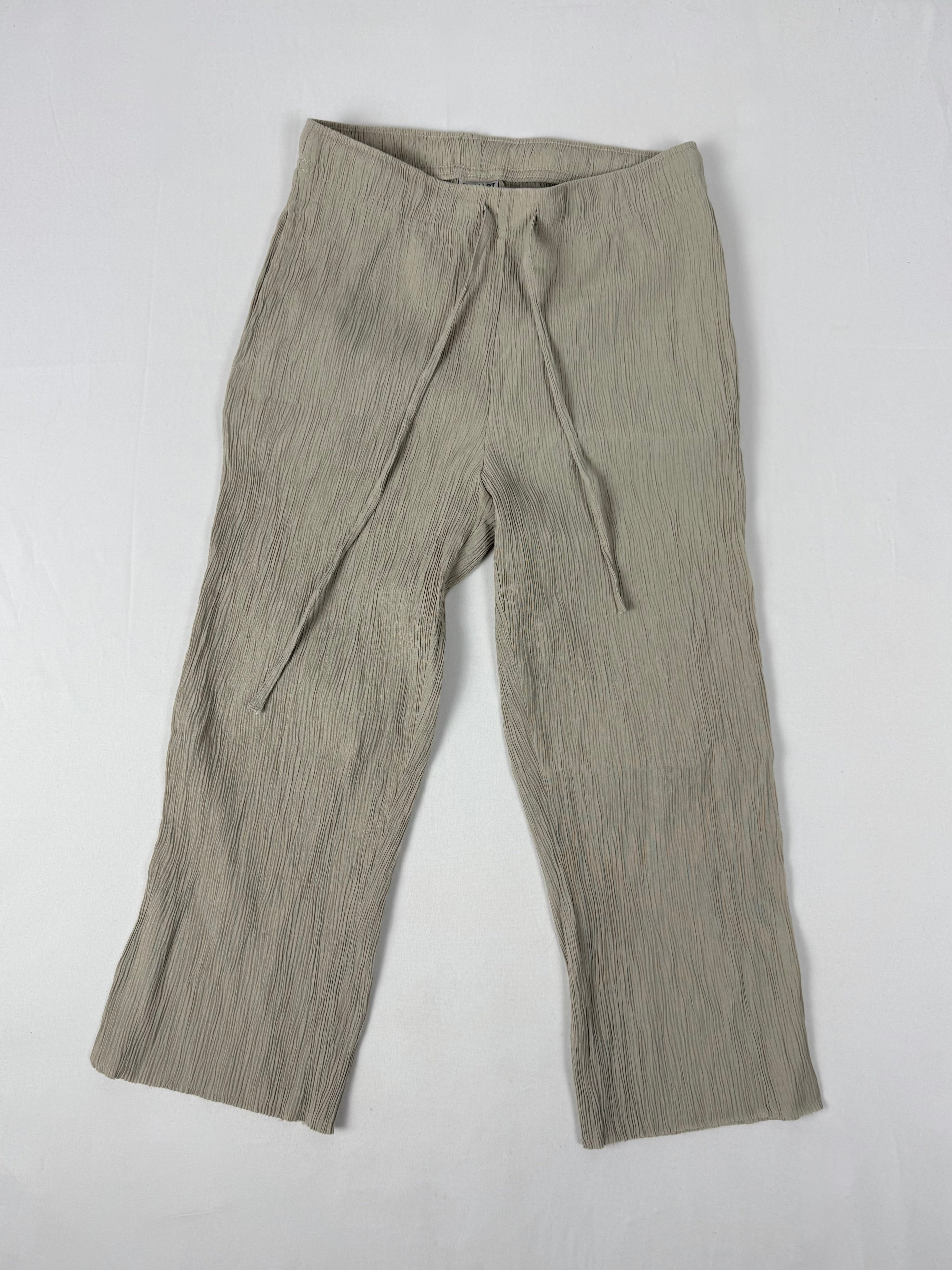Beige low rise capri pants (M)