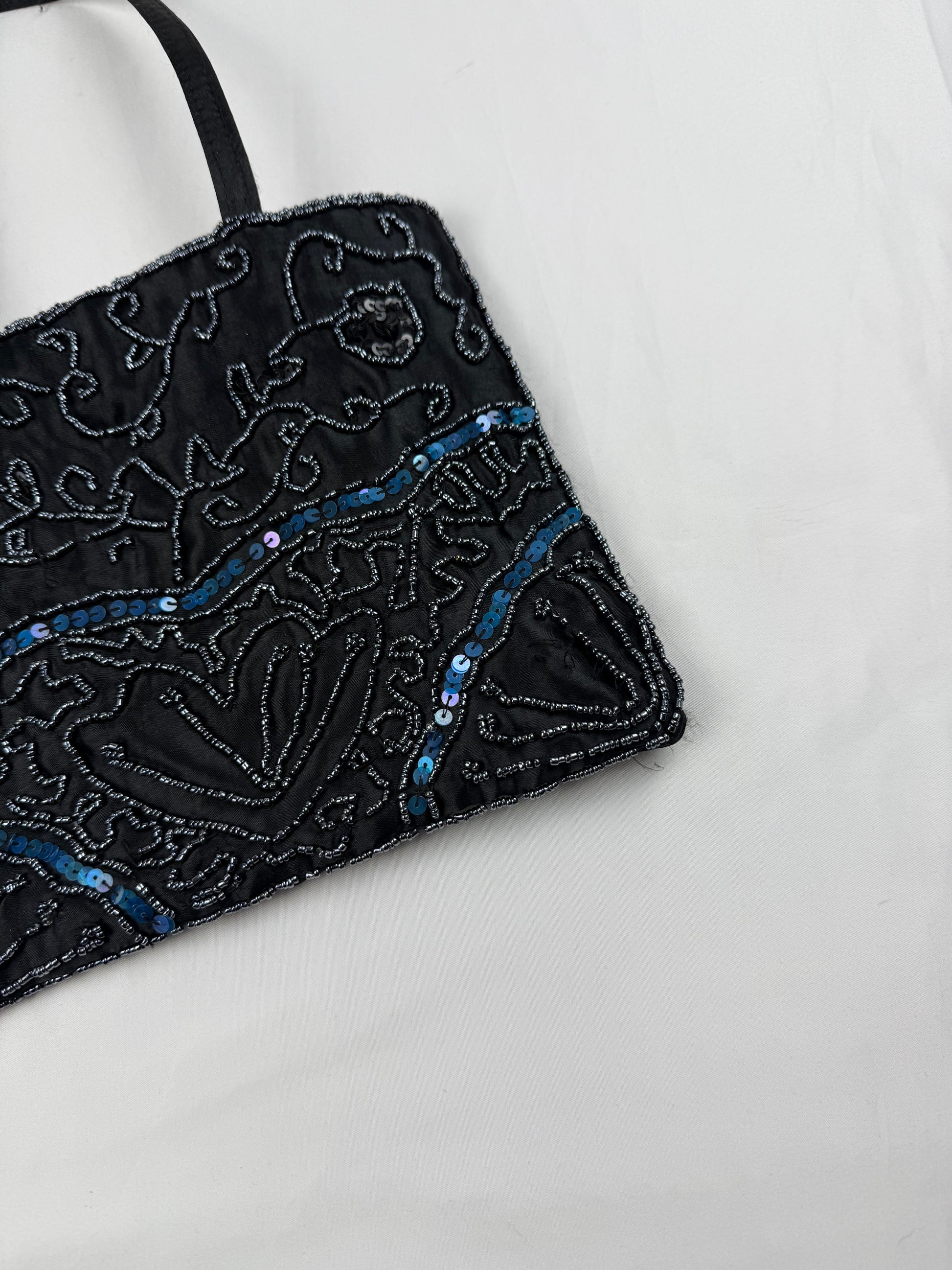 Black silky & sequins handbag (23x20cm)