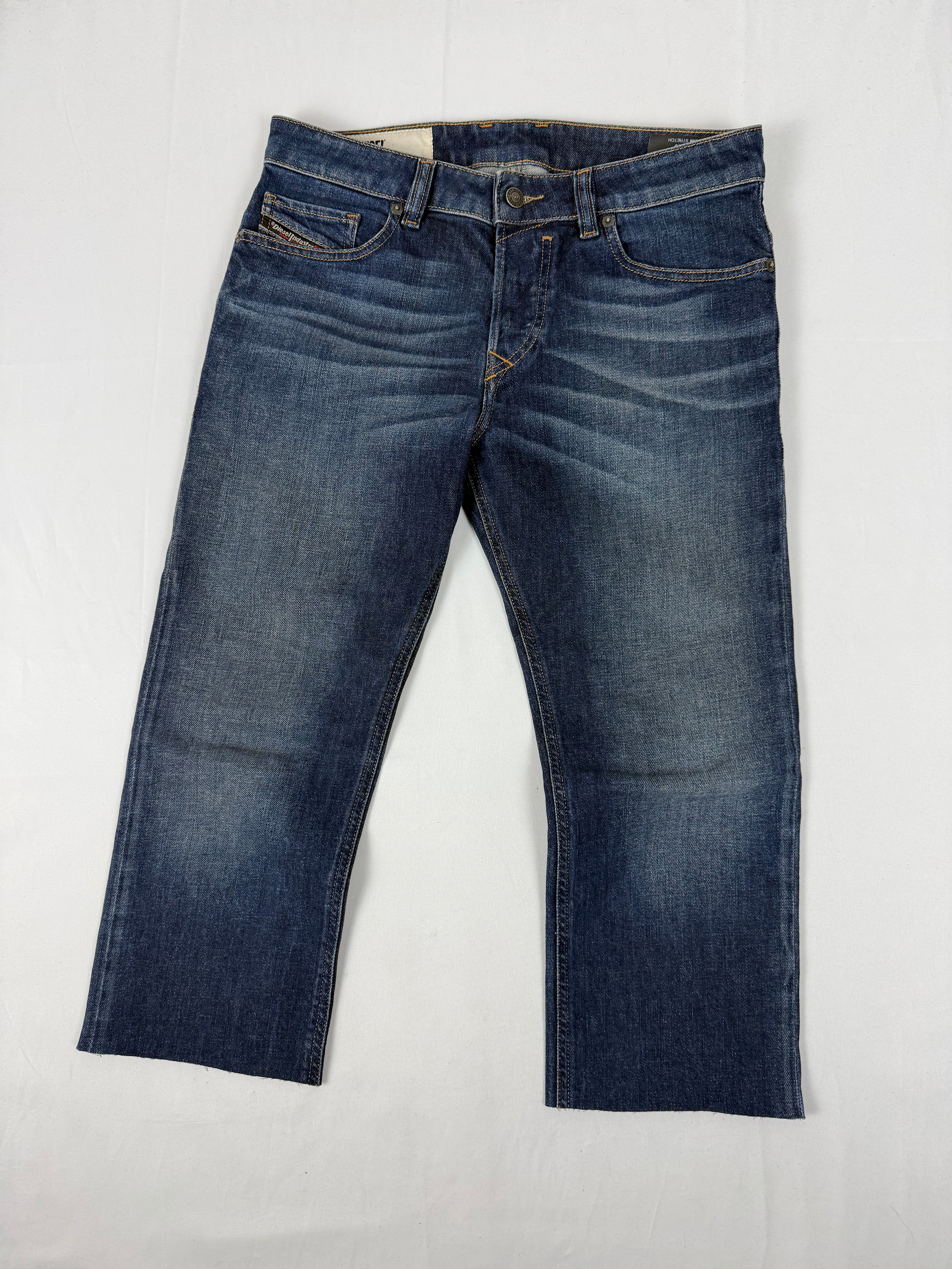 Navy denim low rise capri pants (M)