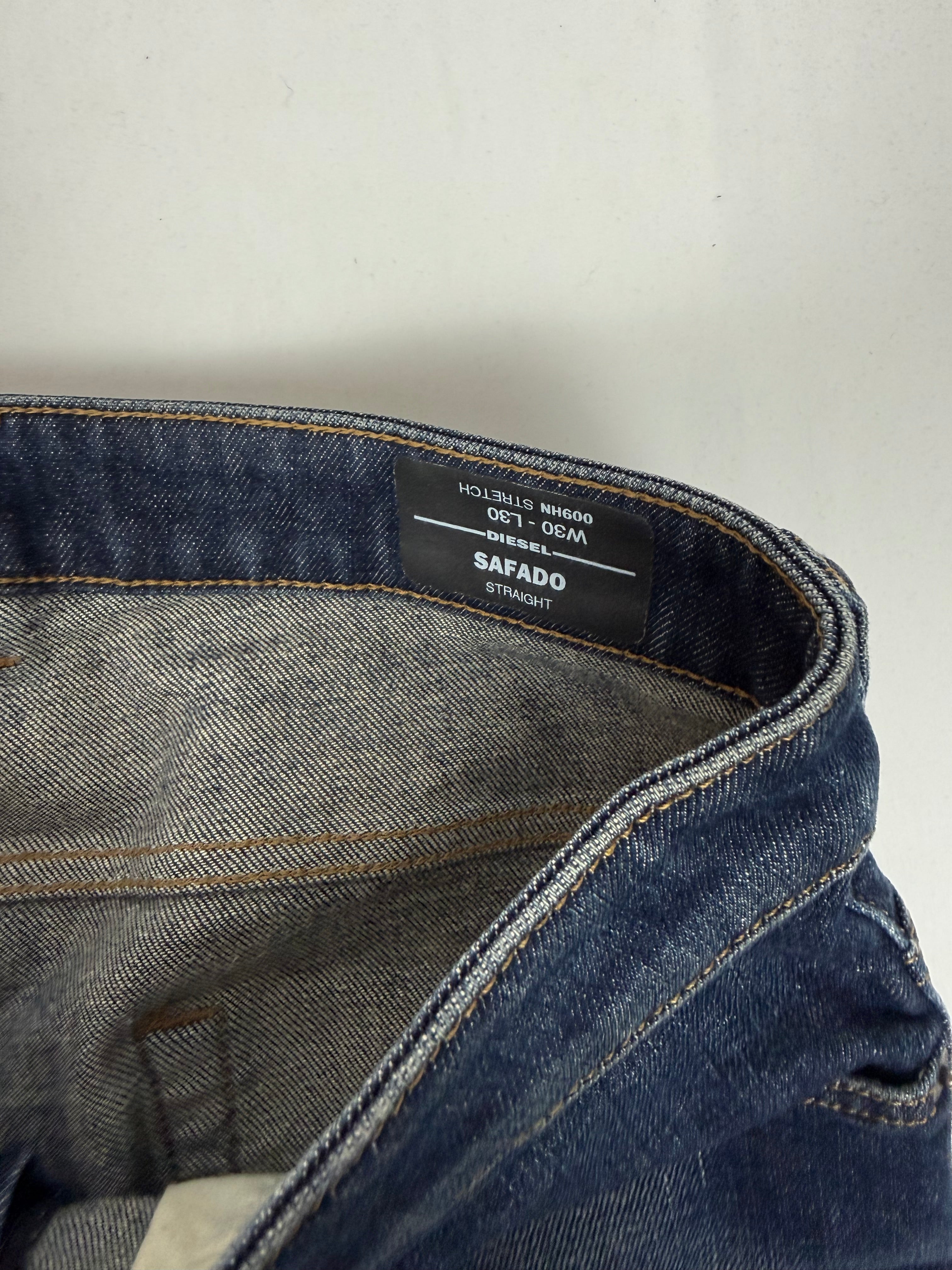 Navy denim low rise capri pants (M)