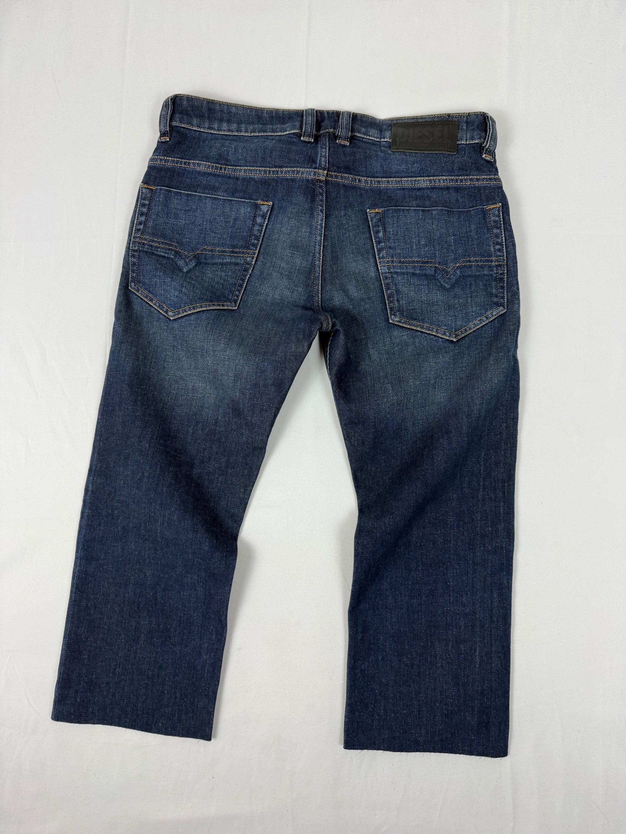 Navy denim low rise capri pants (M)