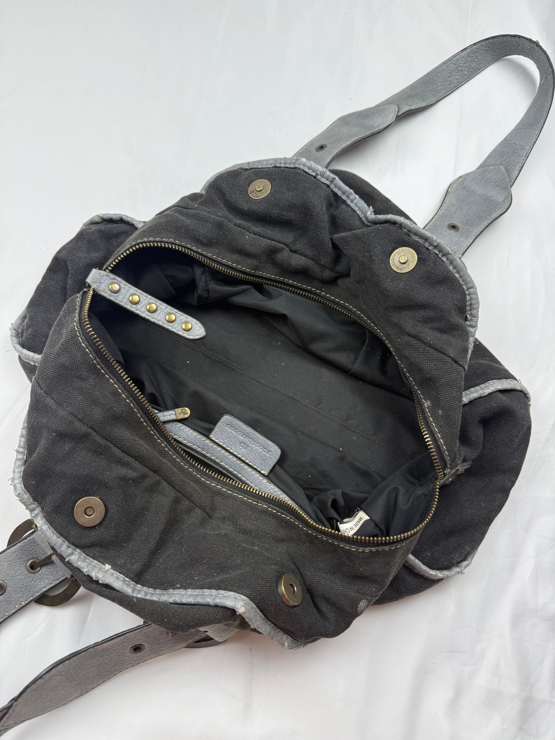 Black medium shoulder bag (32x38 cm)