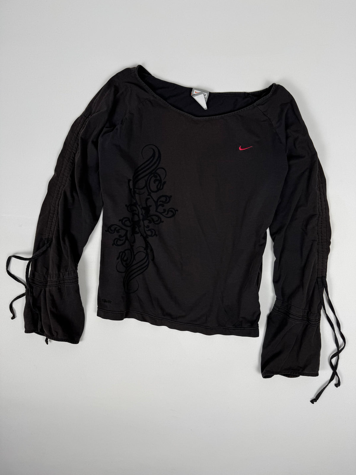 Haut à manches longues à rayures noires avec capuche (XS)