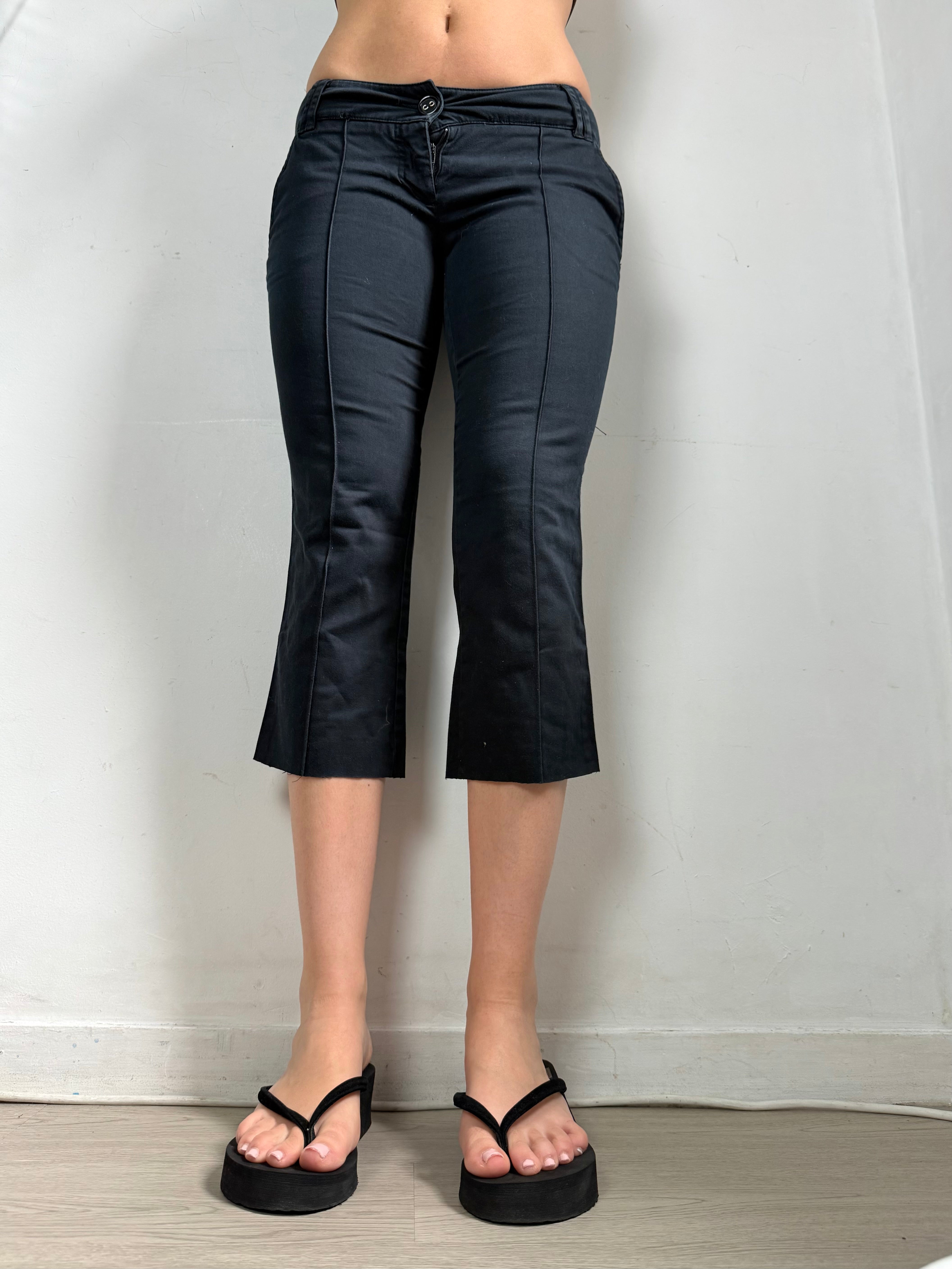 Black low rise capri pants (S)