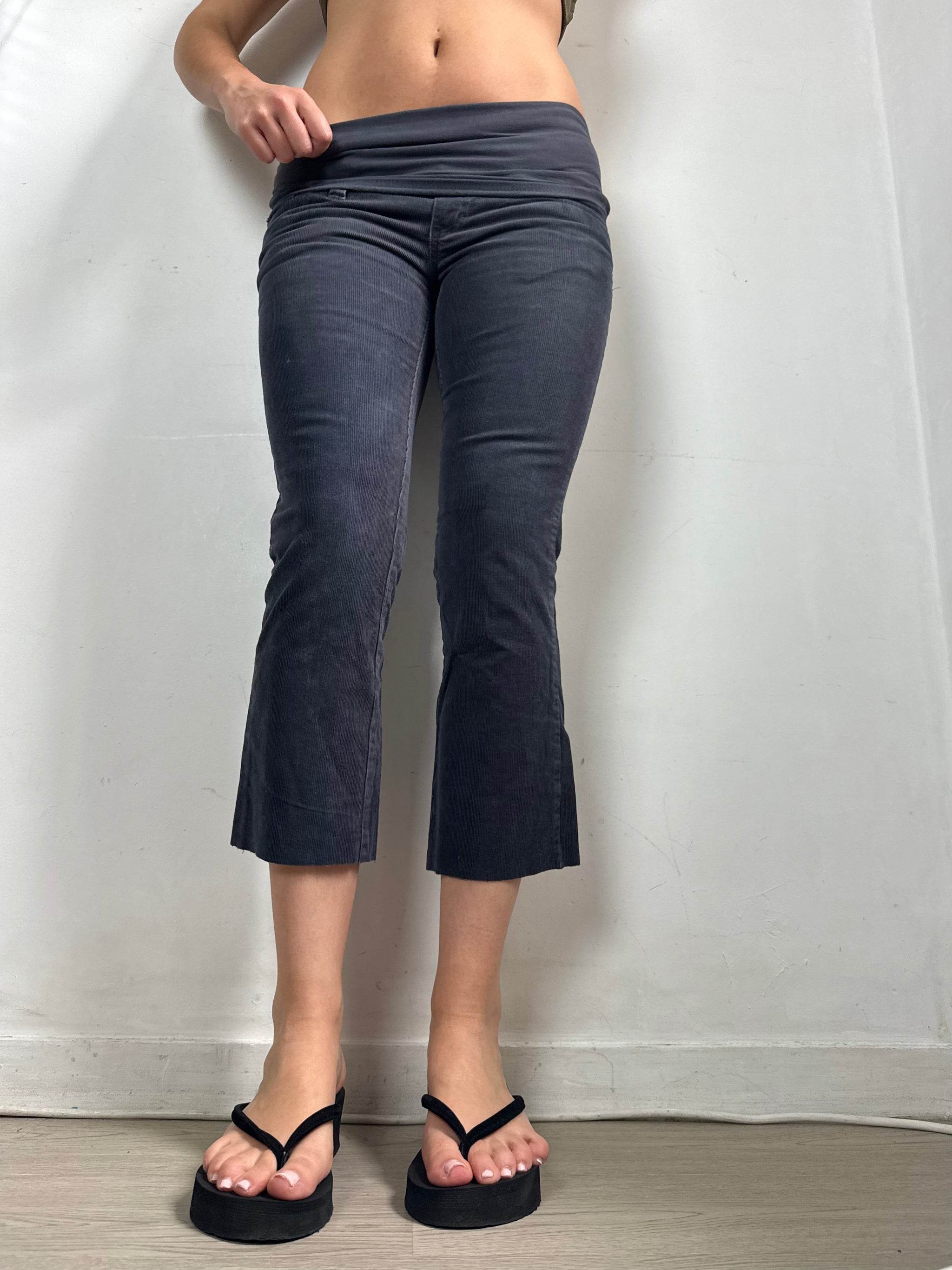 Navy velvet denim low rise capri pants (S)