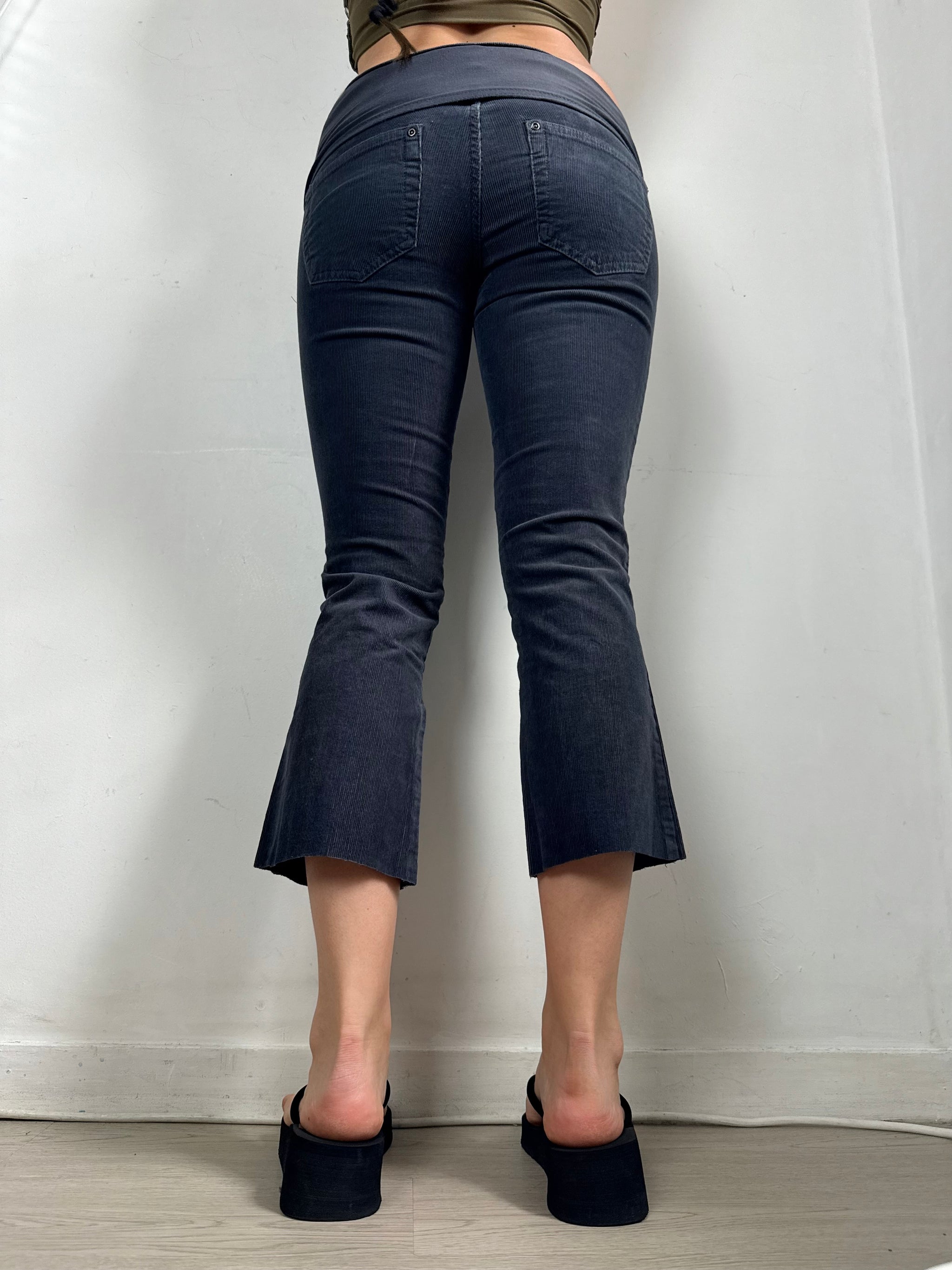 Navy velvet denim low rise capri pants (S)