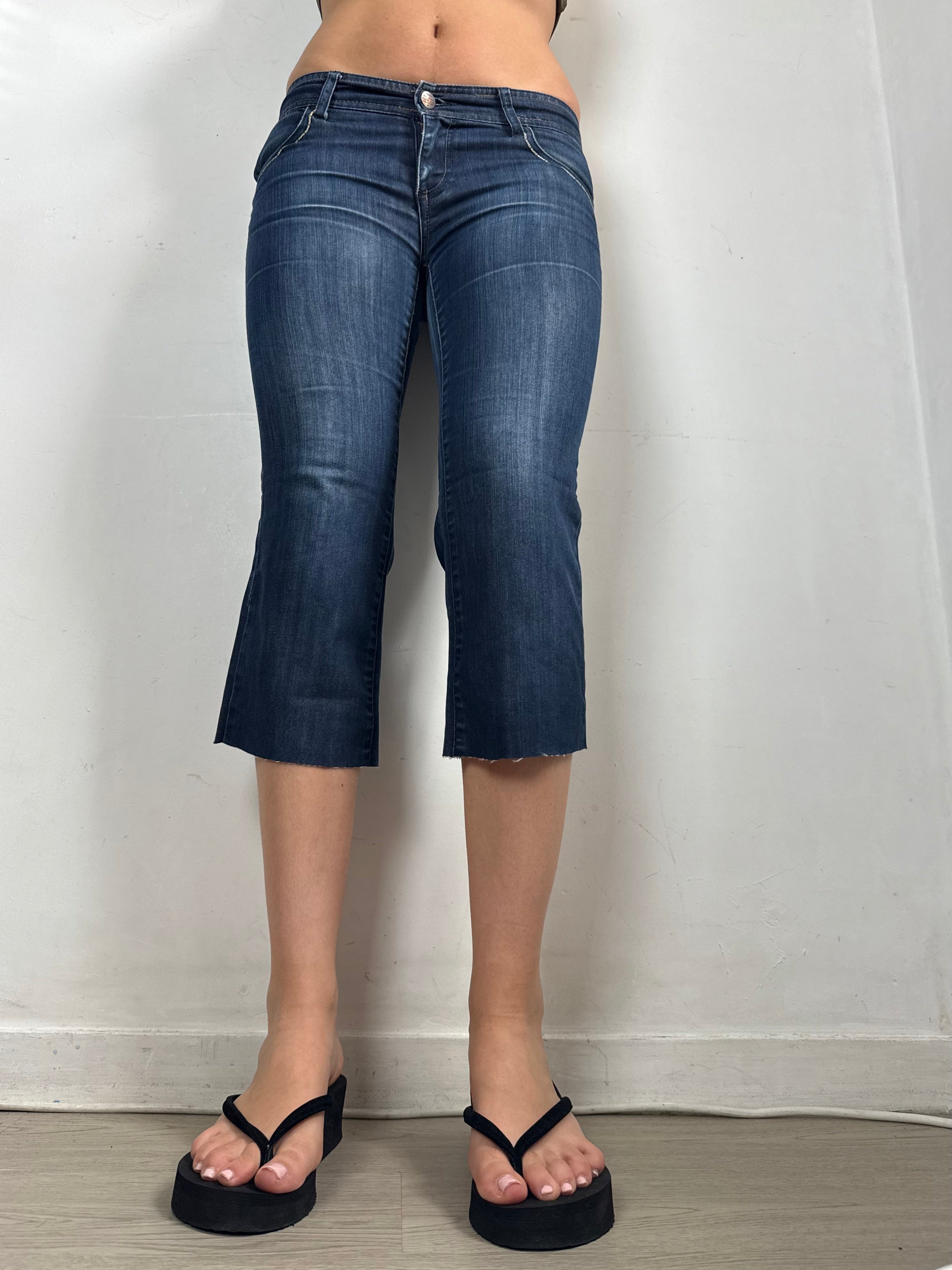 Navy low rise denim capri pants (S)