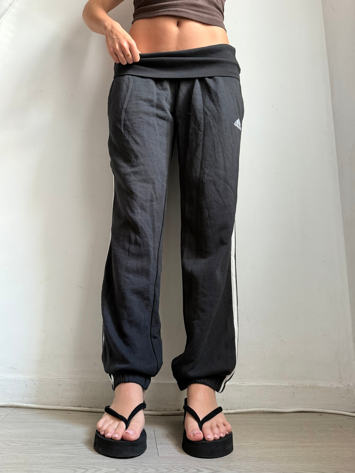 Pantalon droit taille basse en jean noir (XS)