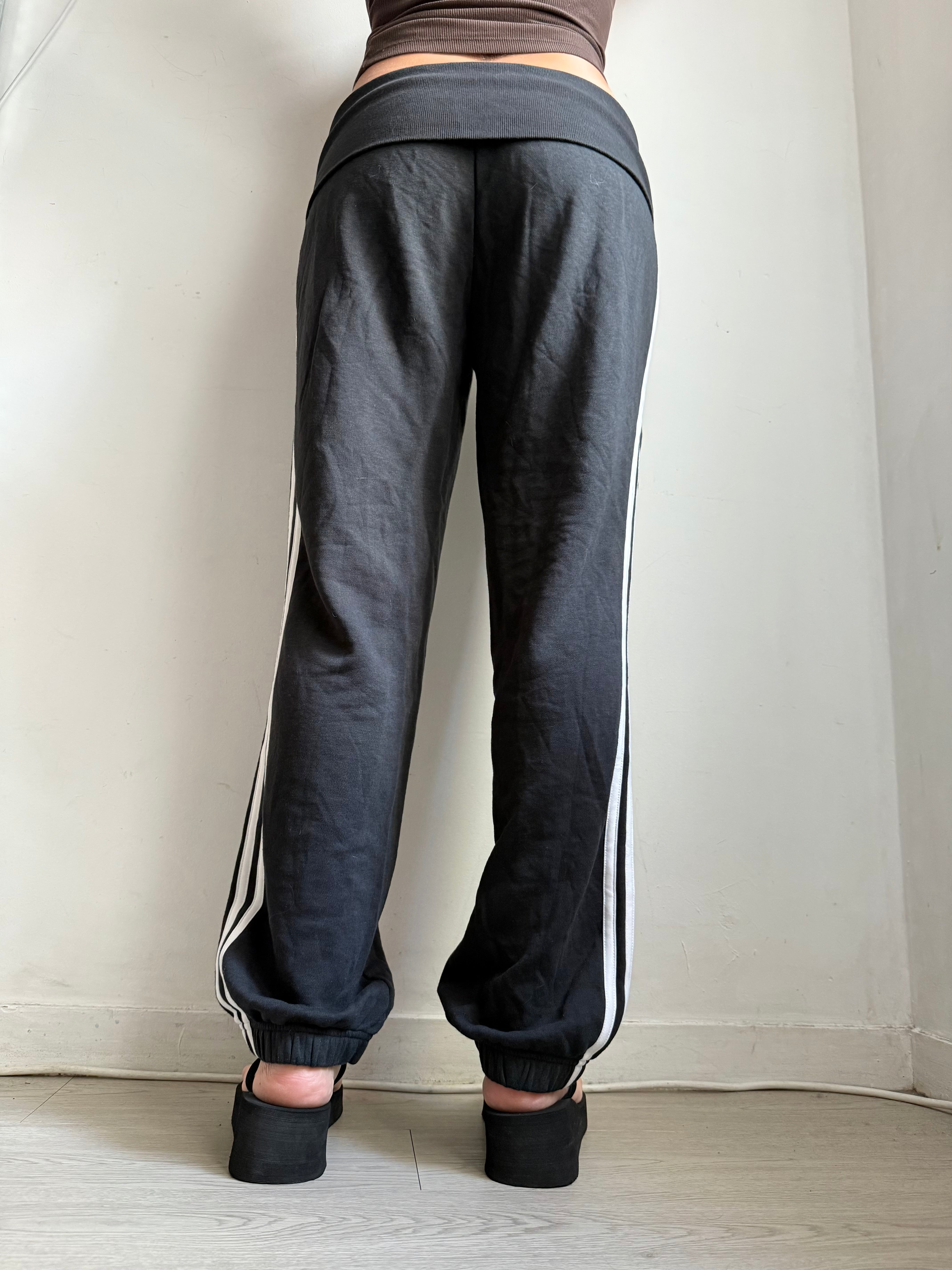 Pantalon droit taille basse en jean noir (XS)