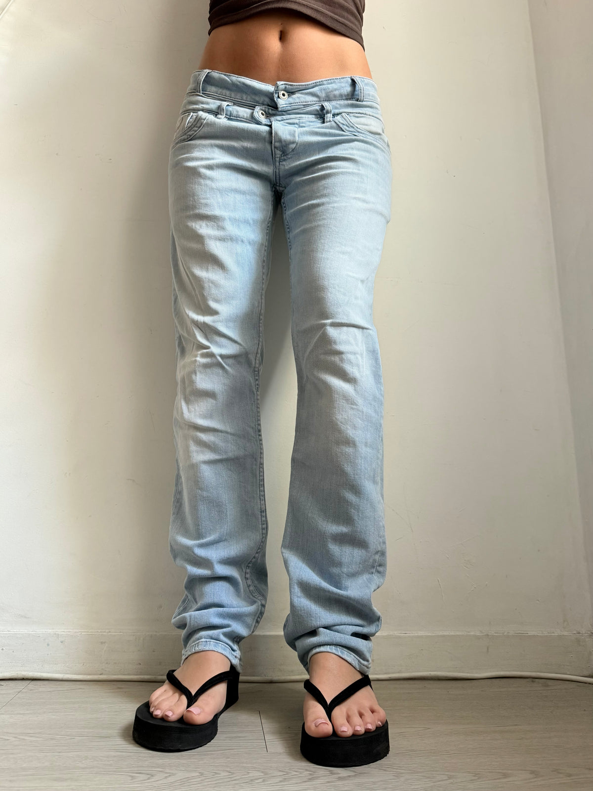 Blue denim low rise baggy pants (L)