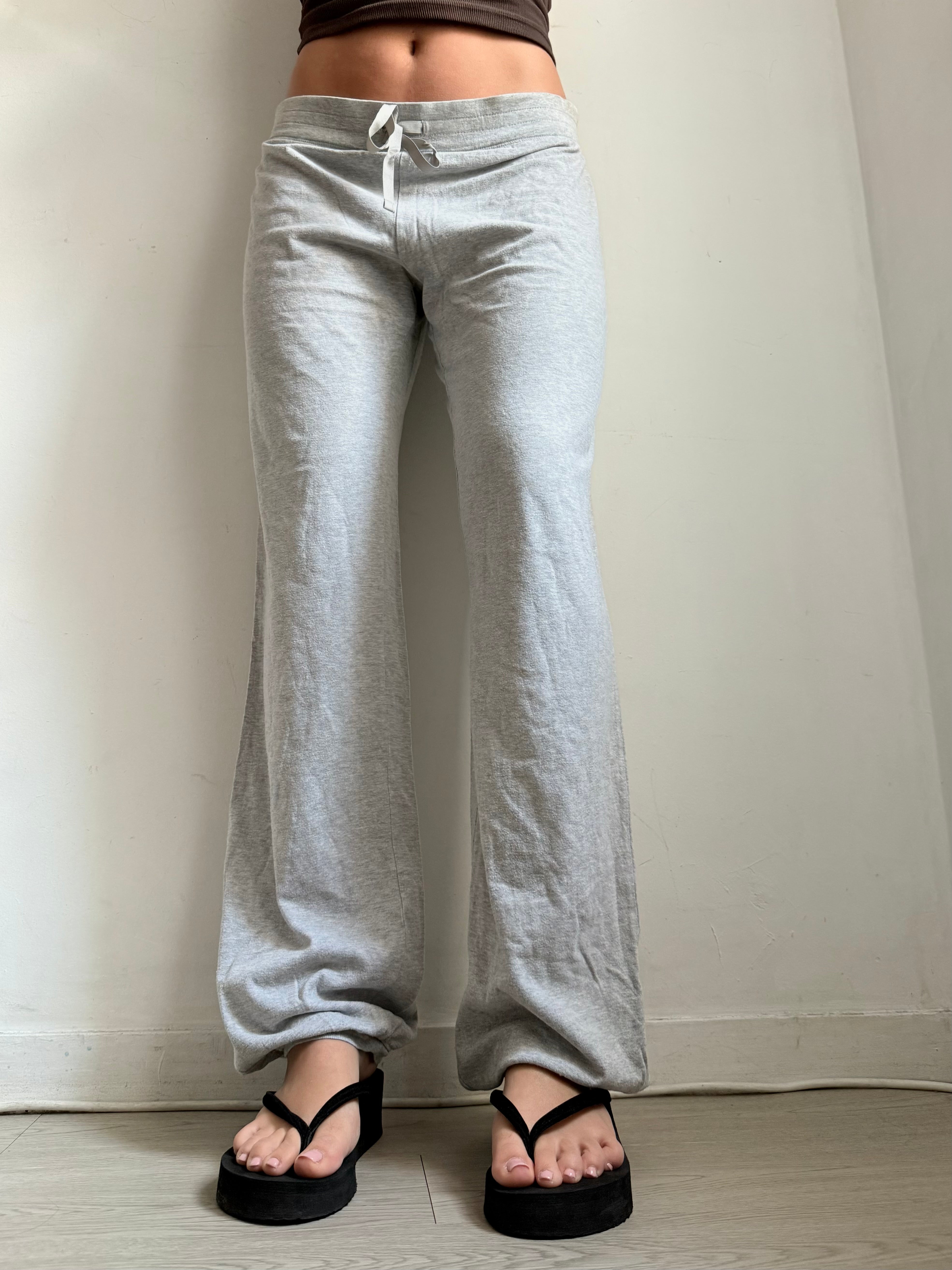Grey low rise baggy pants (L)