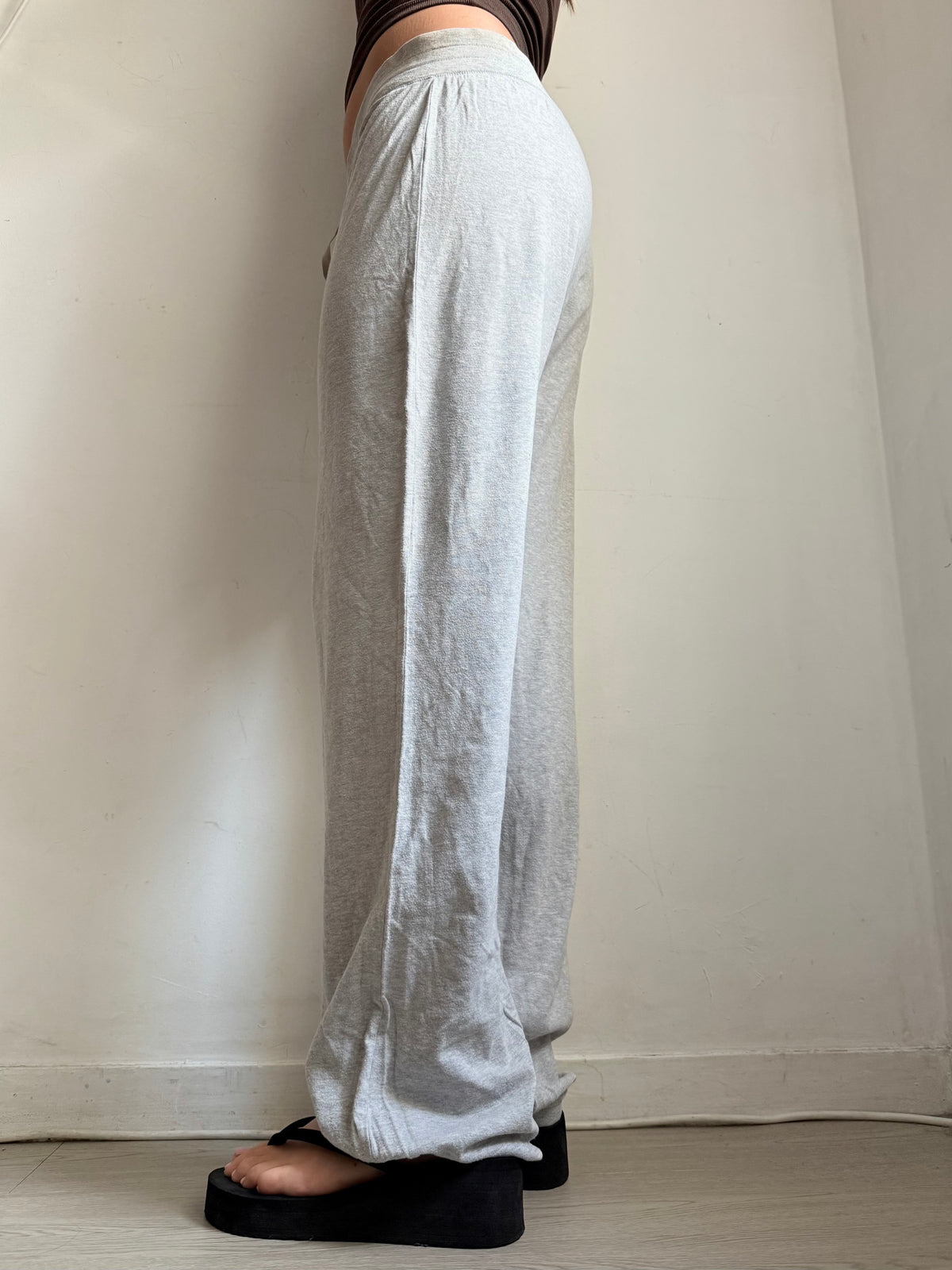 Grey low rise baggy pants (L)