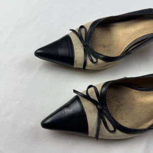 Beige real leather pointed toes kitten heels (37.5)