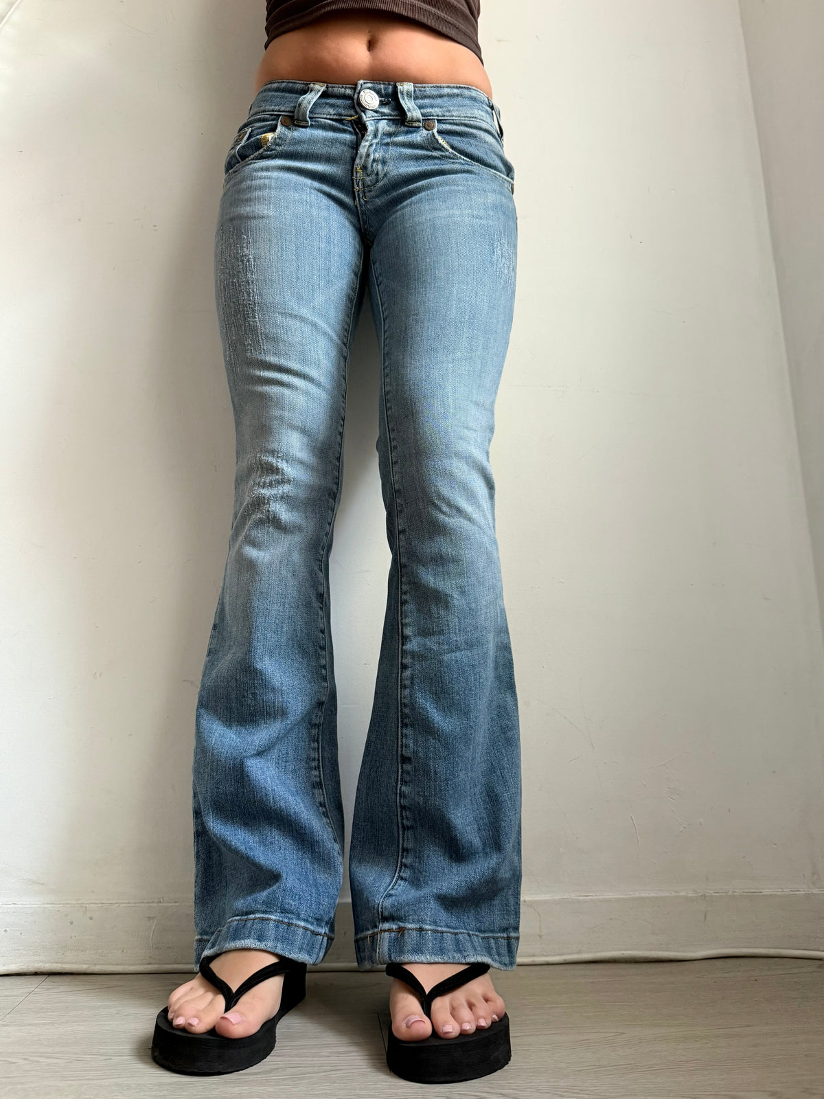 Blue denim low rise flare pants (S)