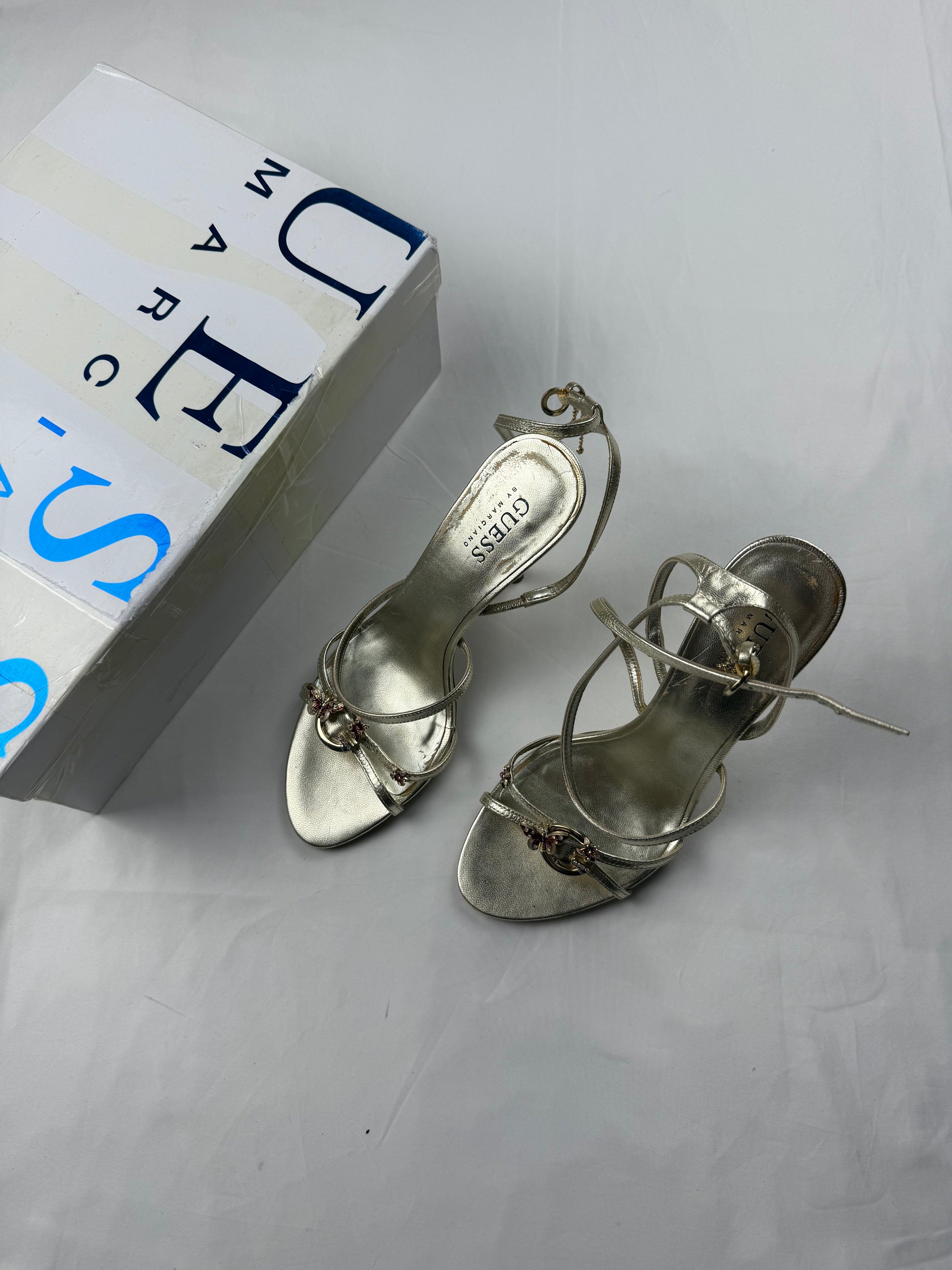 Gold butterfly charms heels (36)