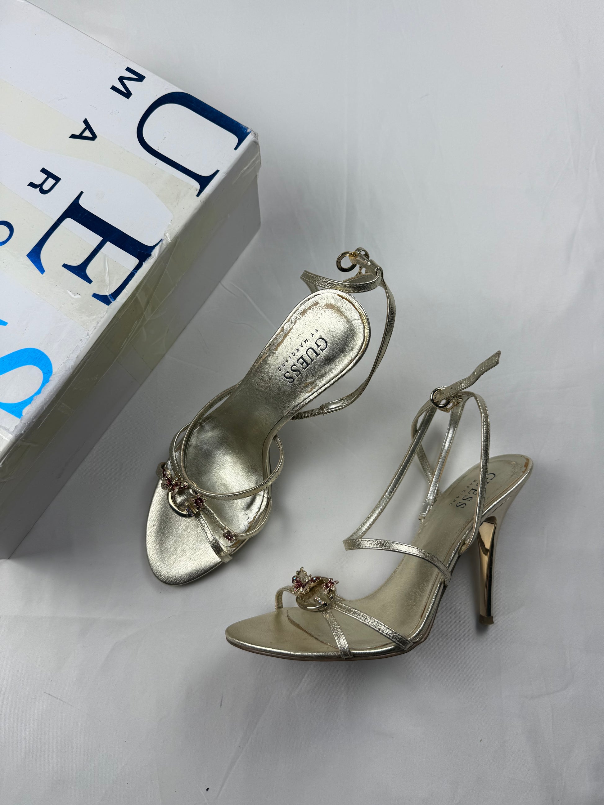 Gold butterfly charms heels (36)