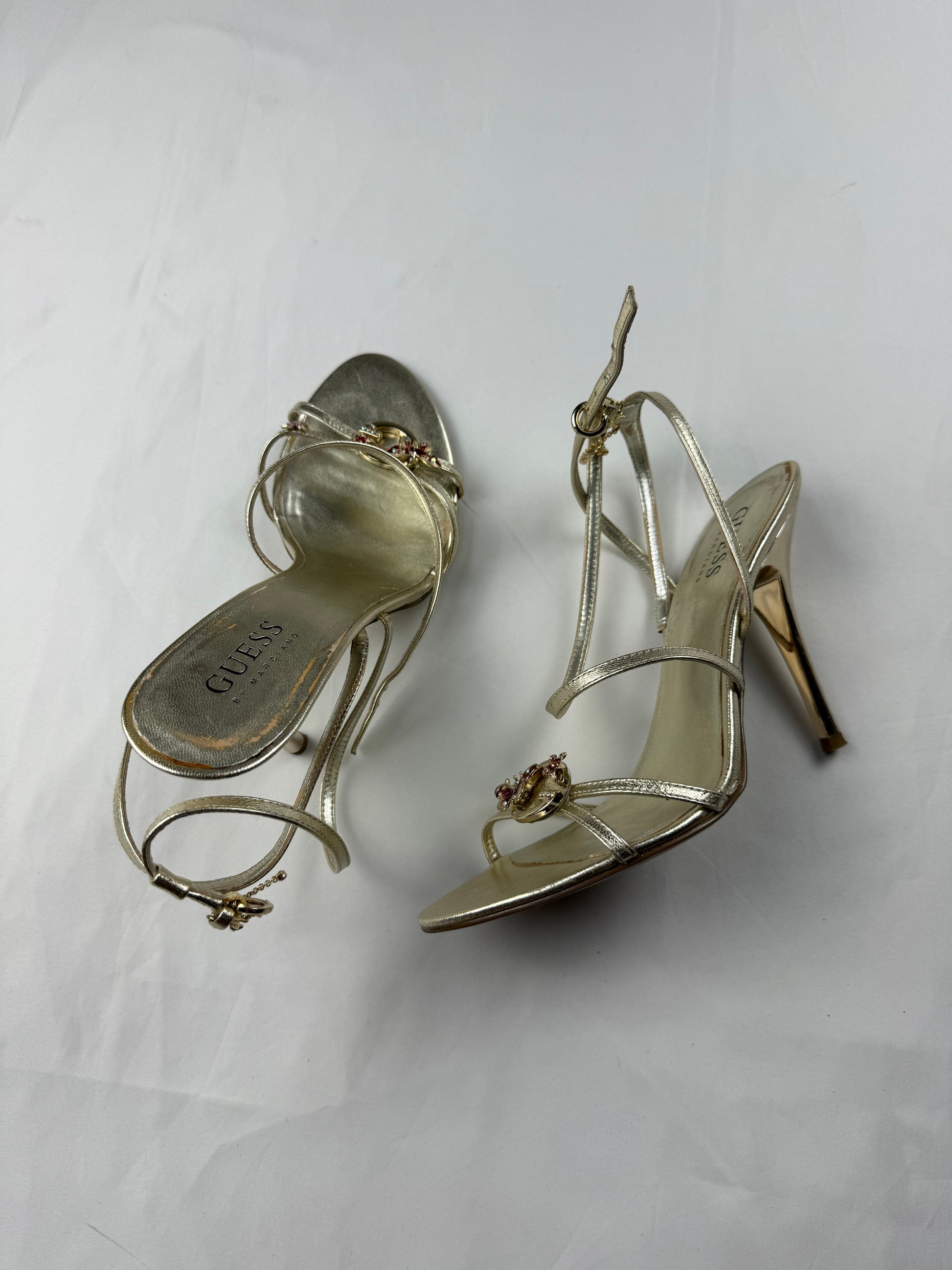 Gold butterfly charms heels (36)