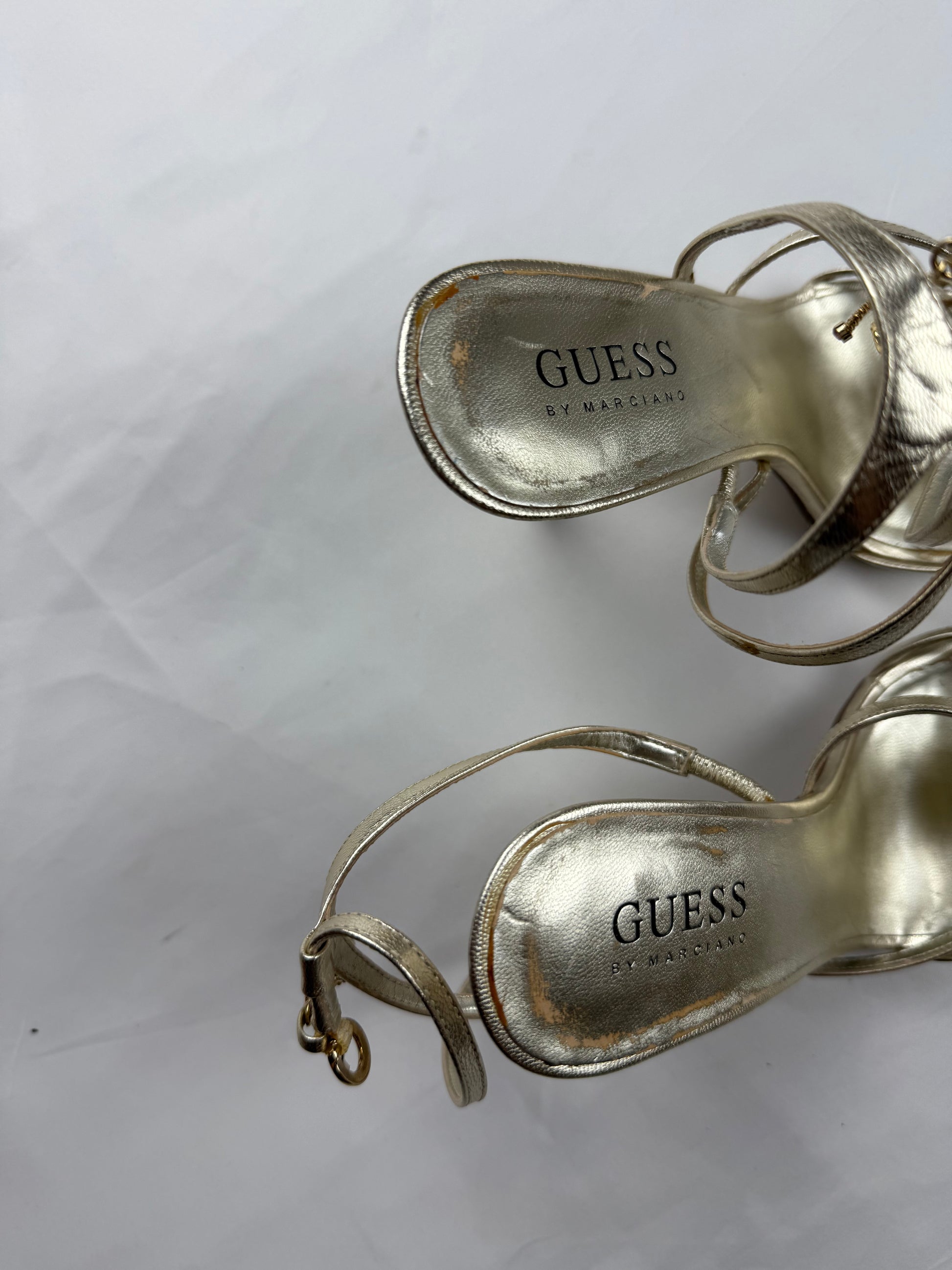 Gold butterfly charms heels (36)