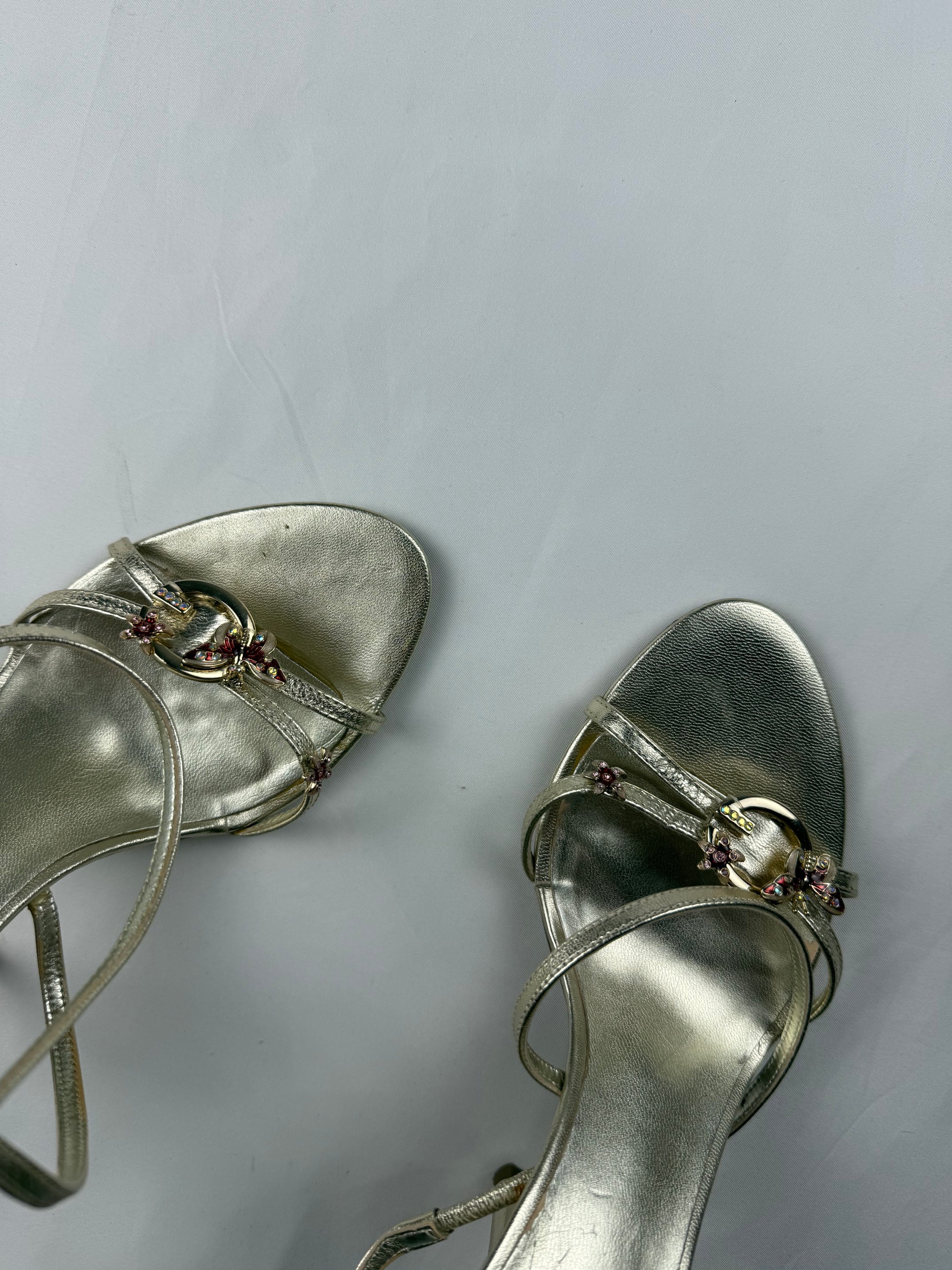 Gold butterfly charms heels (36)
