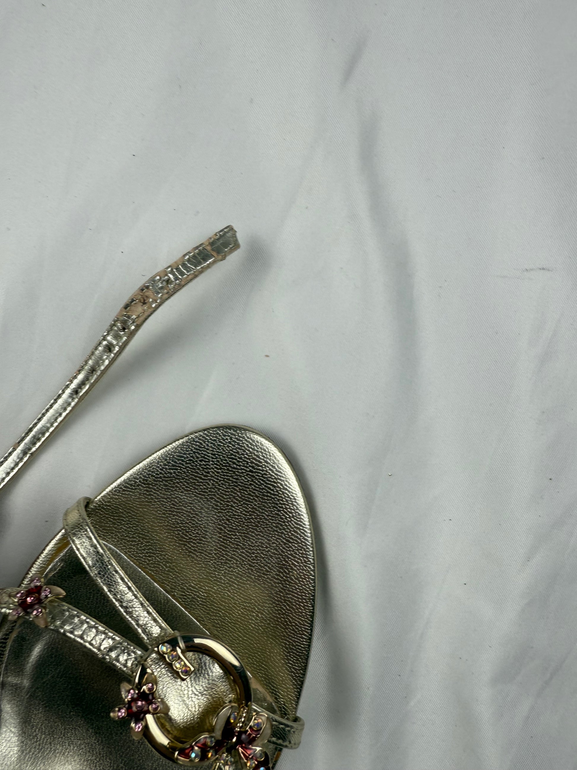 Gold butterfly charms heels (36)