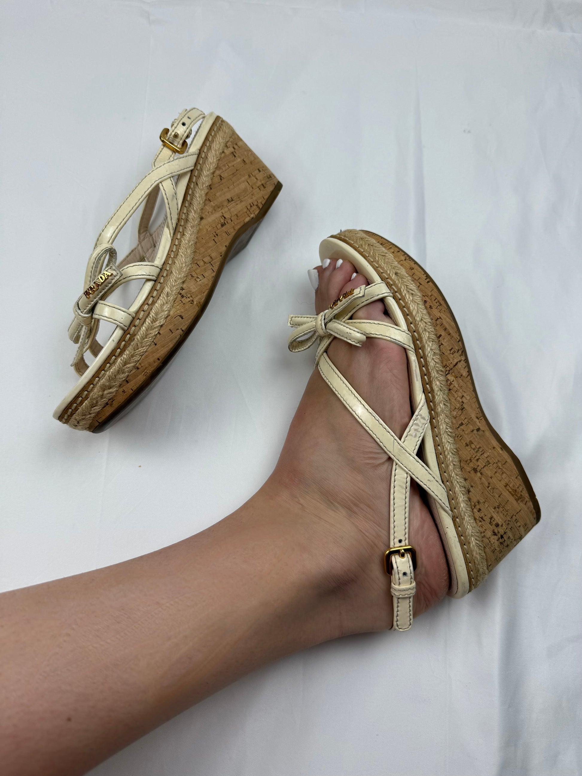 Beige real leather wedge heels (36)
