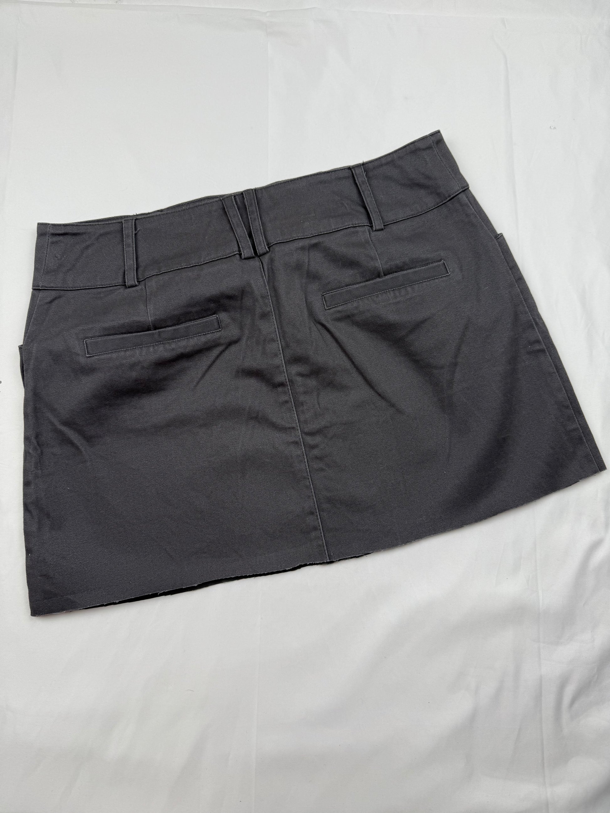 Grey low rise office mini skirt (S)