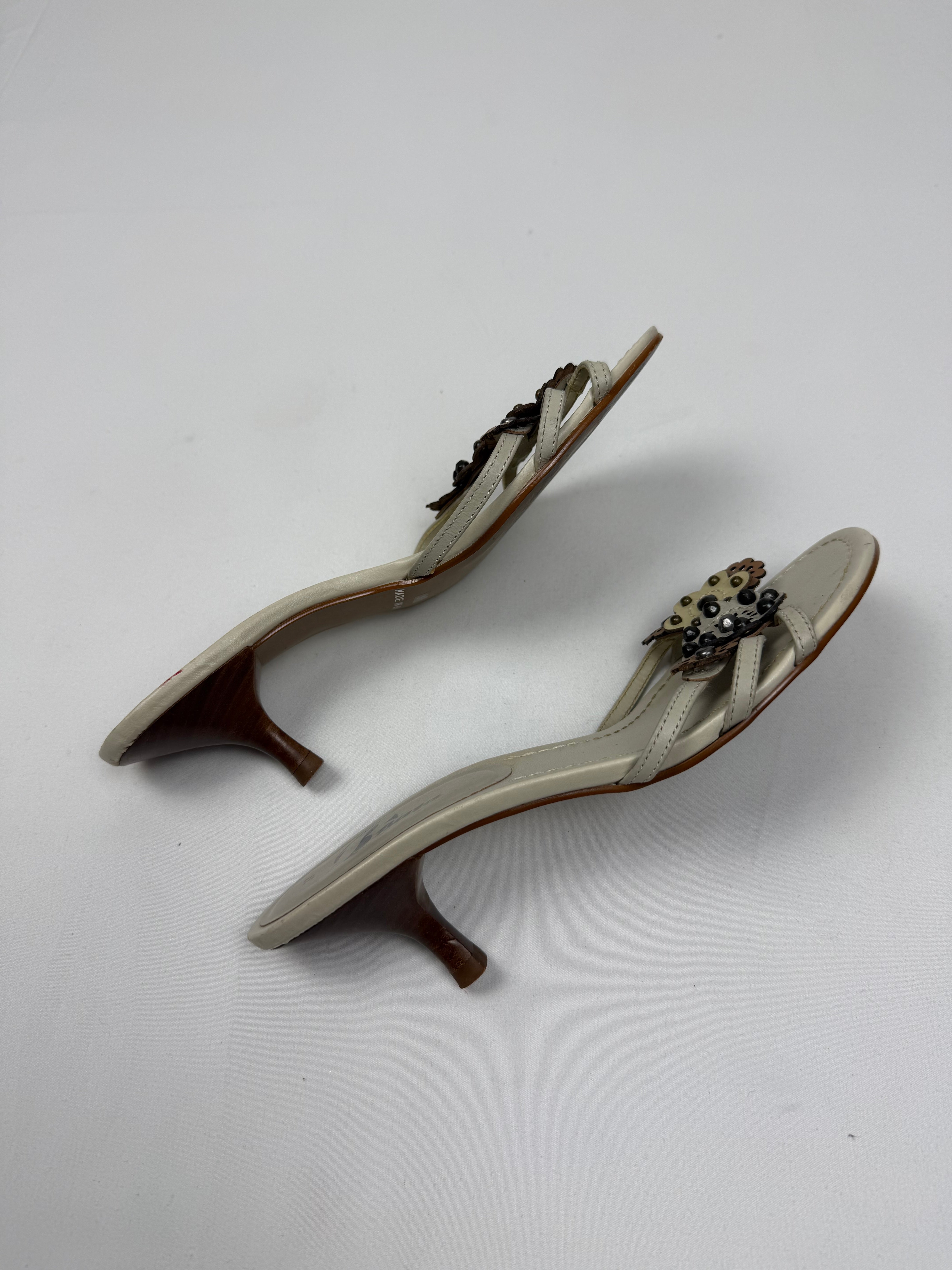 Beige real leather floral kitten heels mules (37)