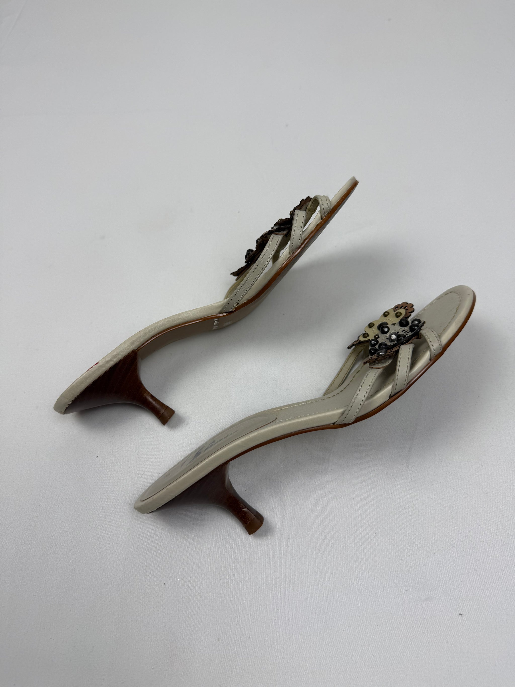 Beige real leather floral kitten heels mules (37)