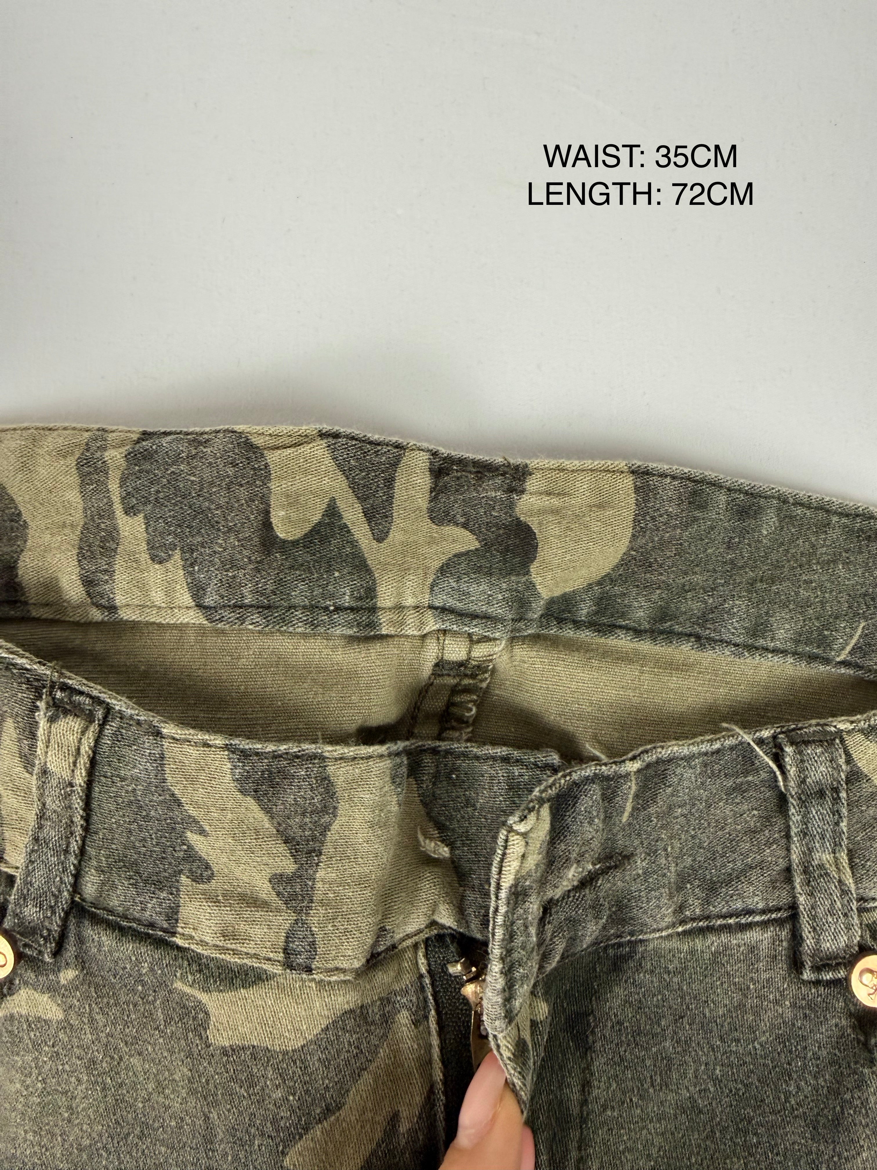 Khaki camo denim capri pants (XS)