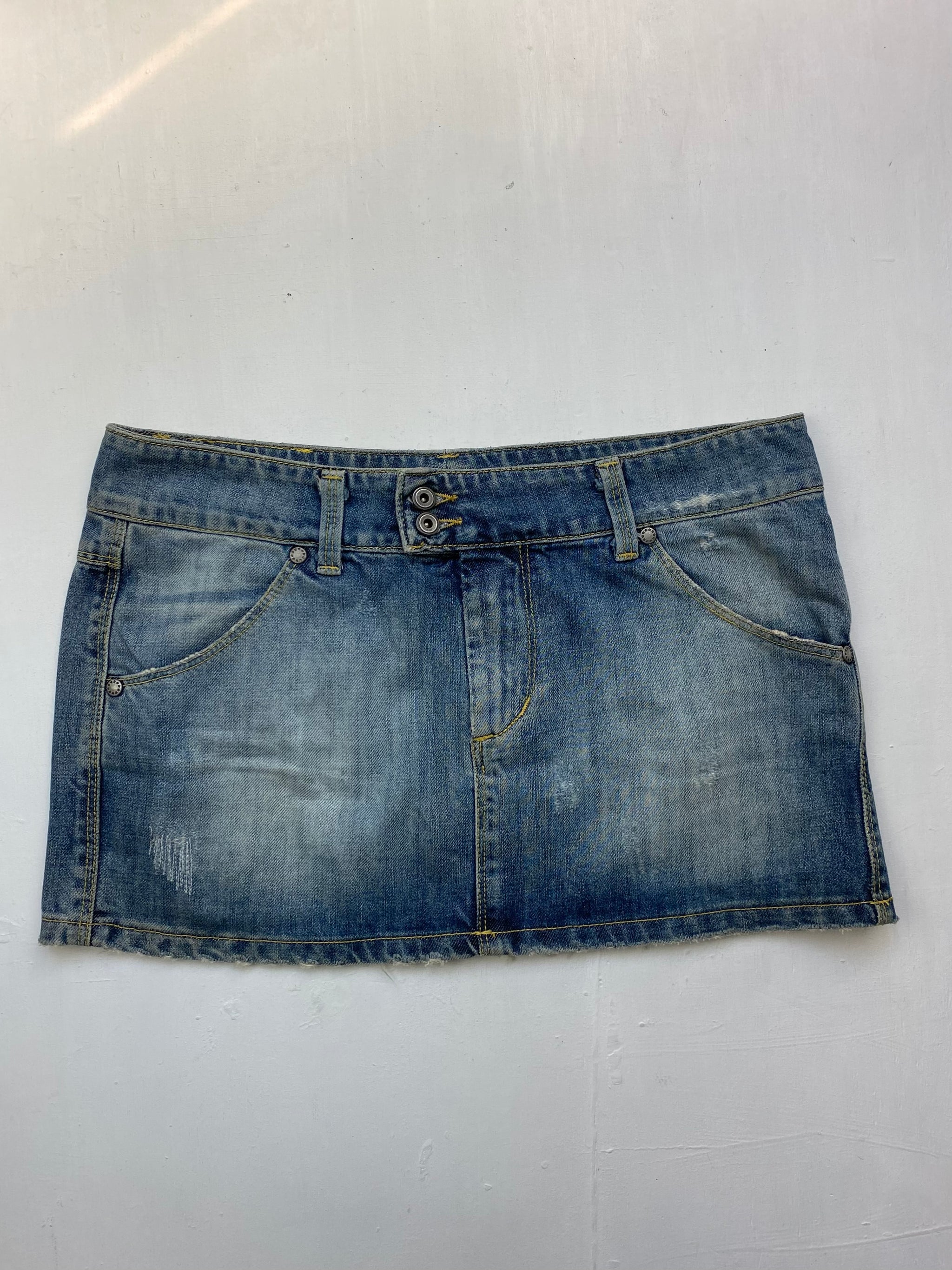 Blue denim low rise mini skirt (S)