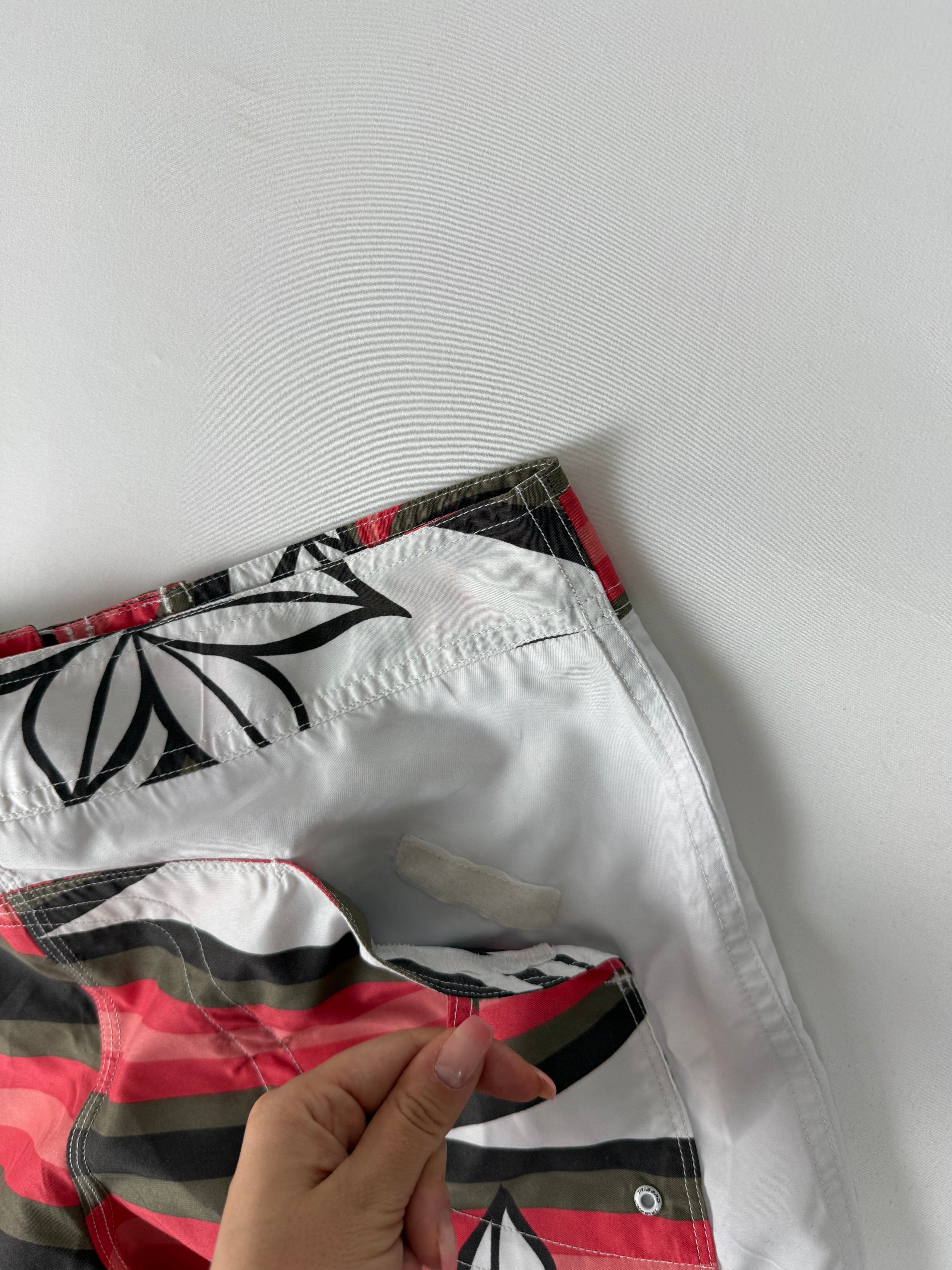 Graphic beachwear mini short (L)