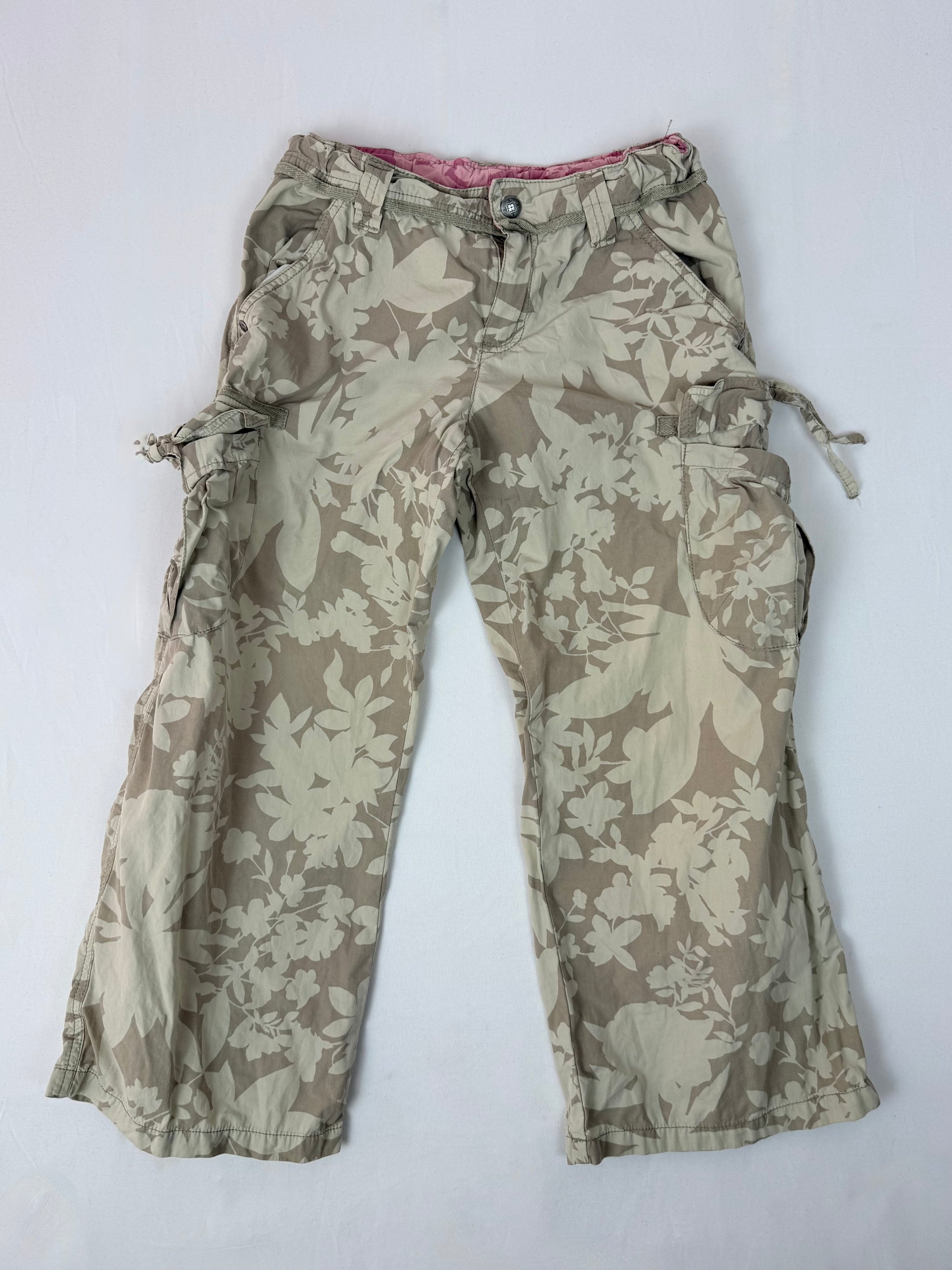 Khaki camo print low rise capri pants (XS)