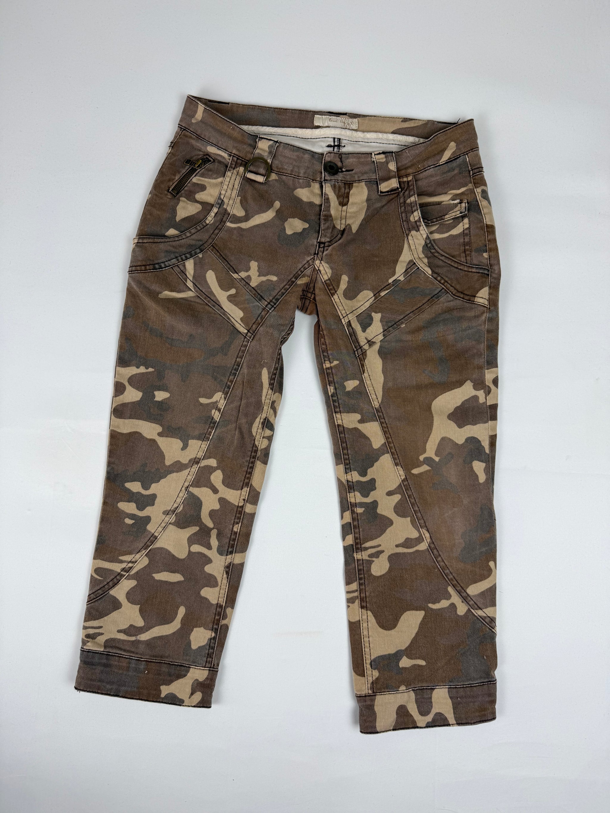 Khaki camo denim capri pants (M)
